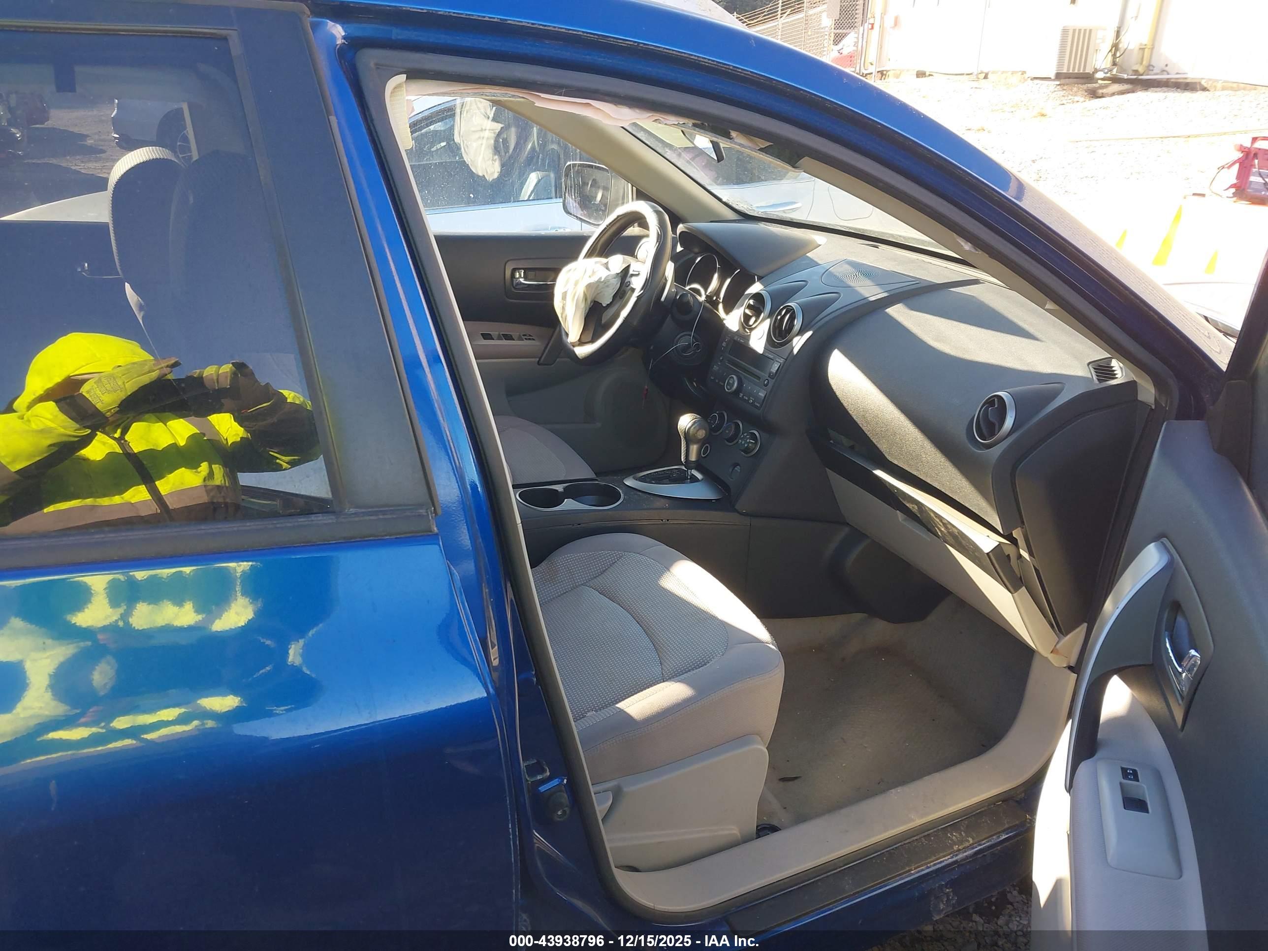 NISSAN ROGUE image 5