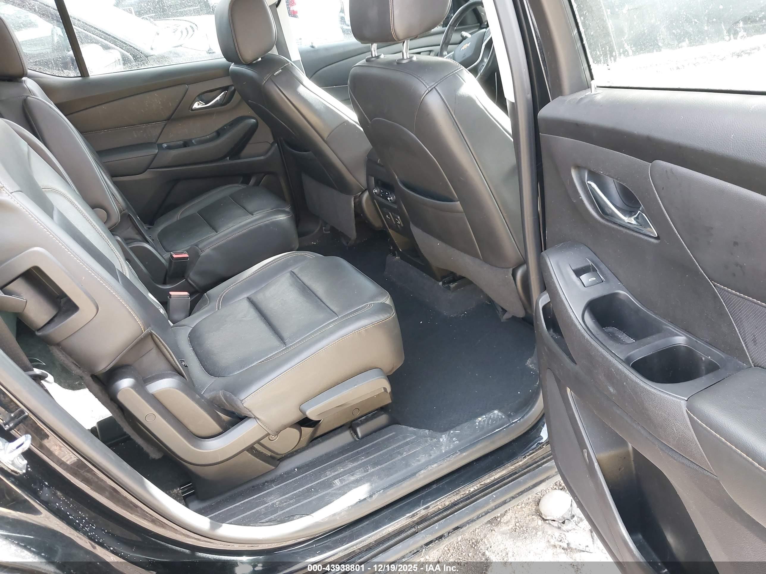 CHEVROLET TRAVERSE image 8