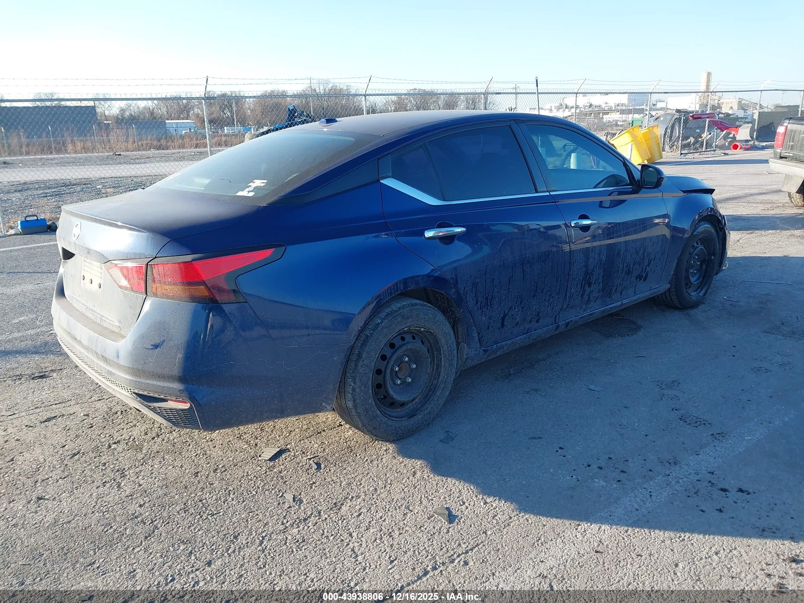 NISSAN ALTIMA image 4