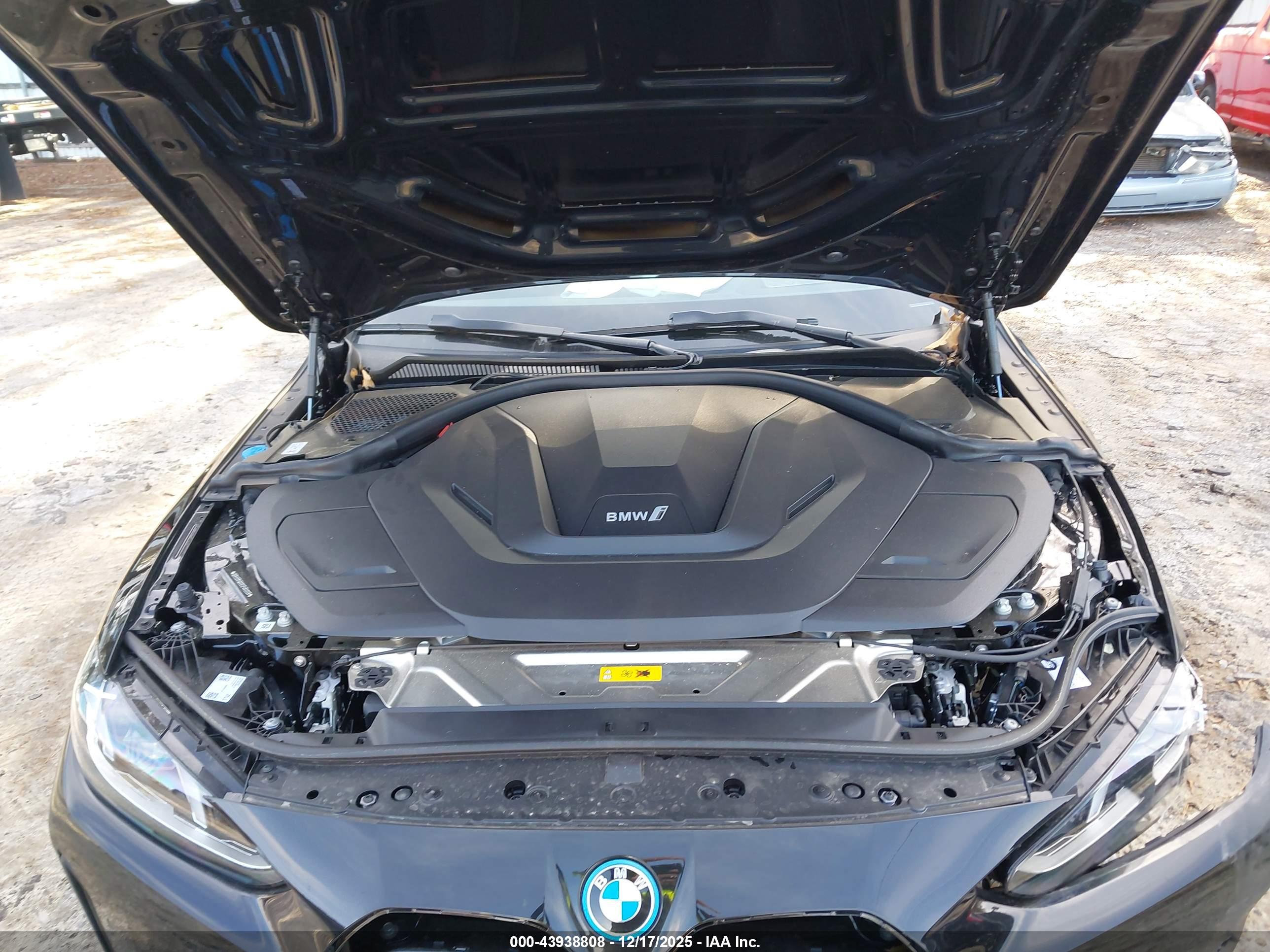 BMW I4 image 10