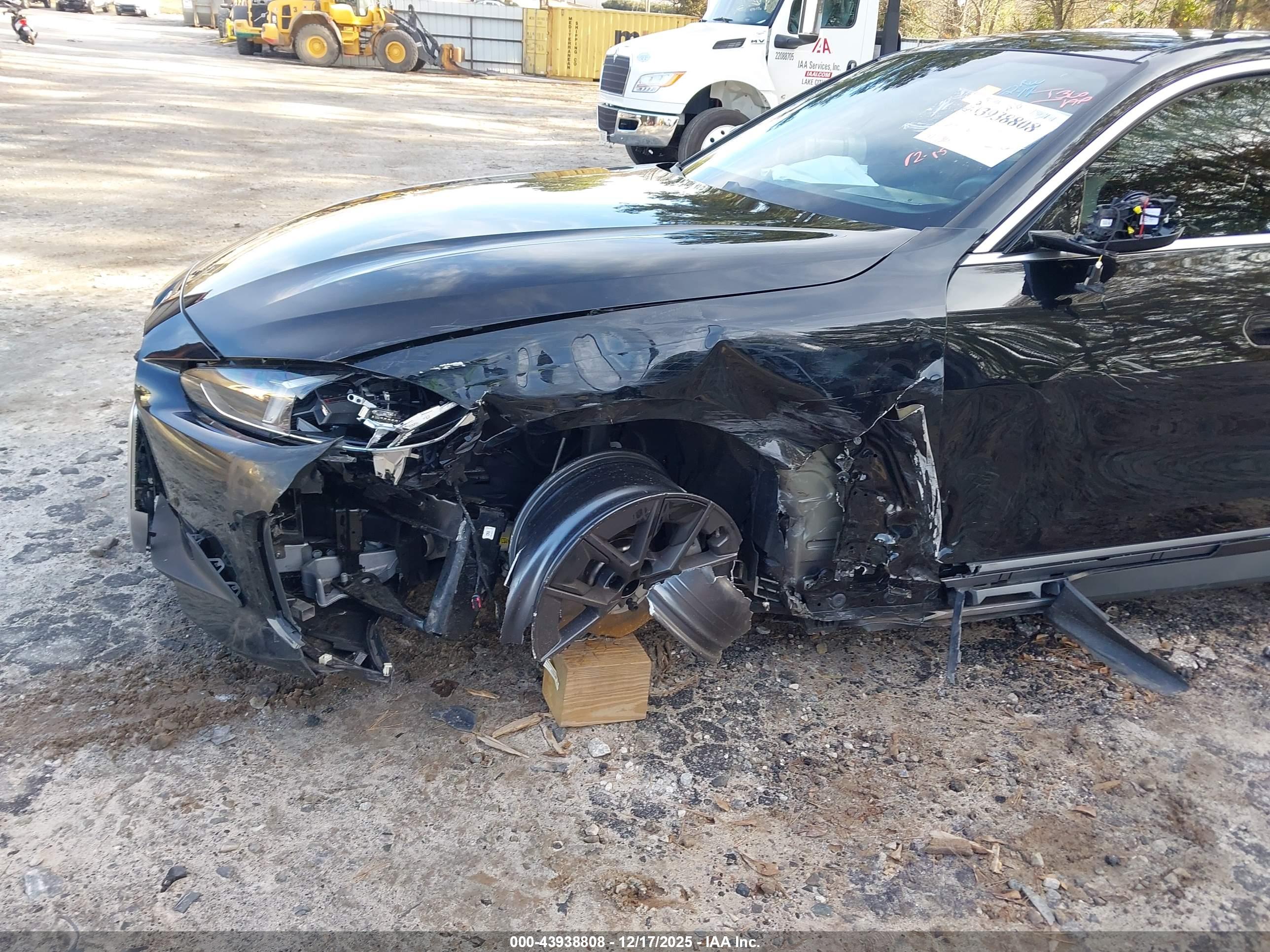 BMW I4 image 6