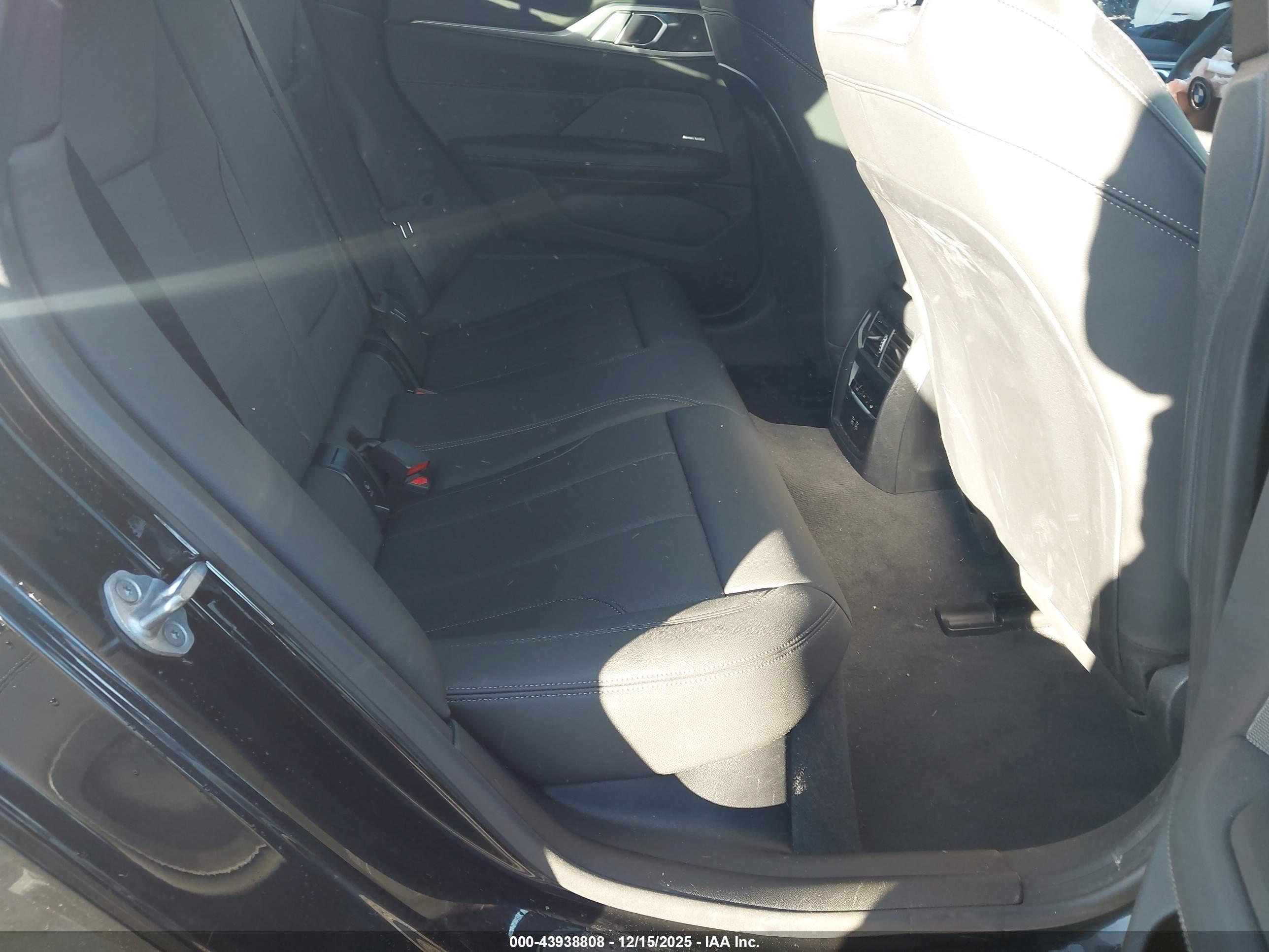 BMW I4 image 8