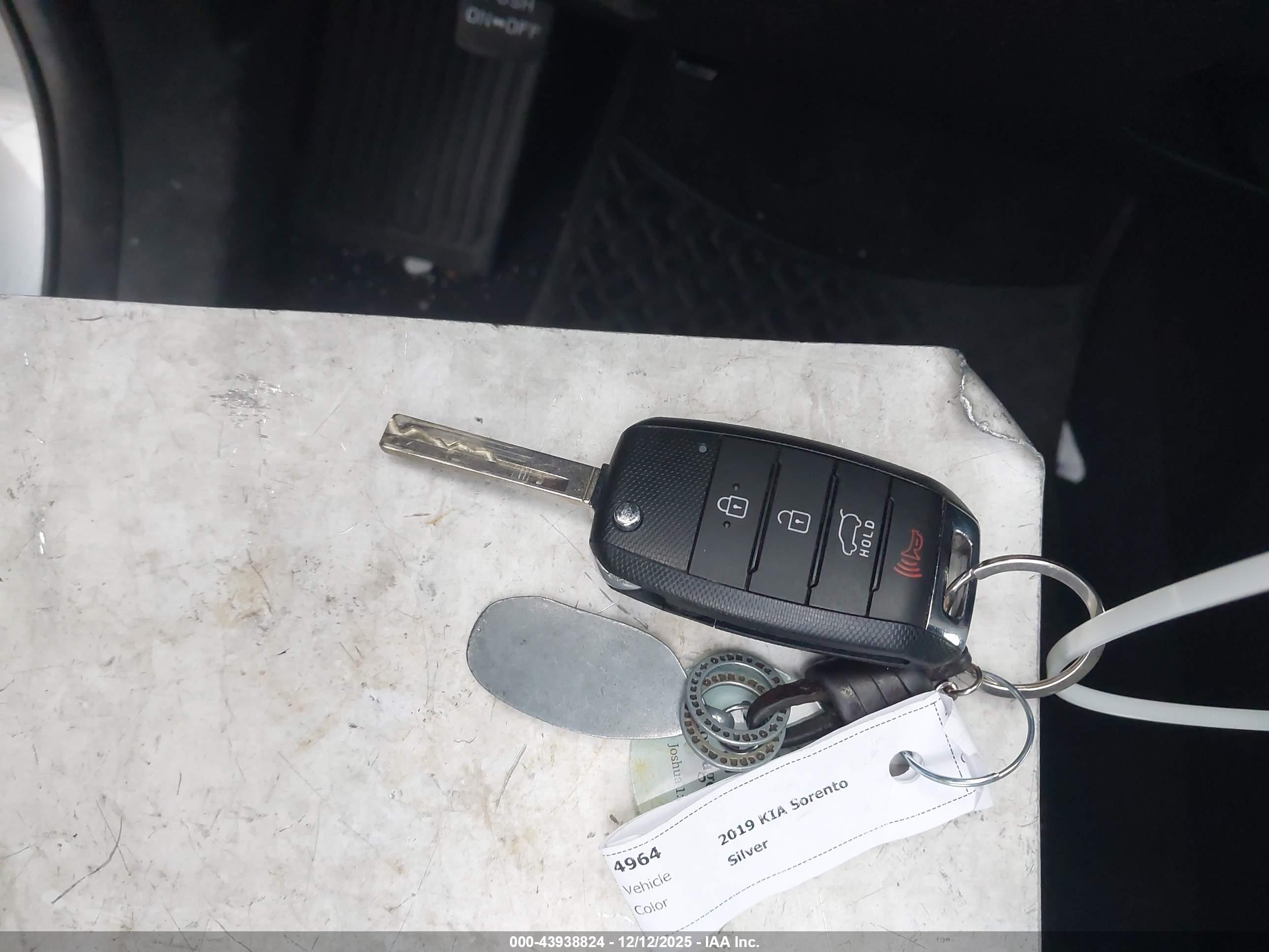 KIA SORENTO image 11