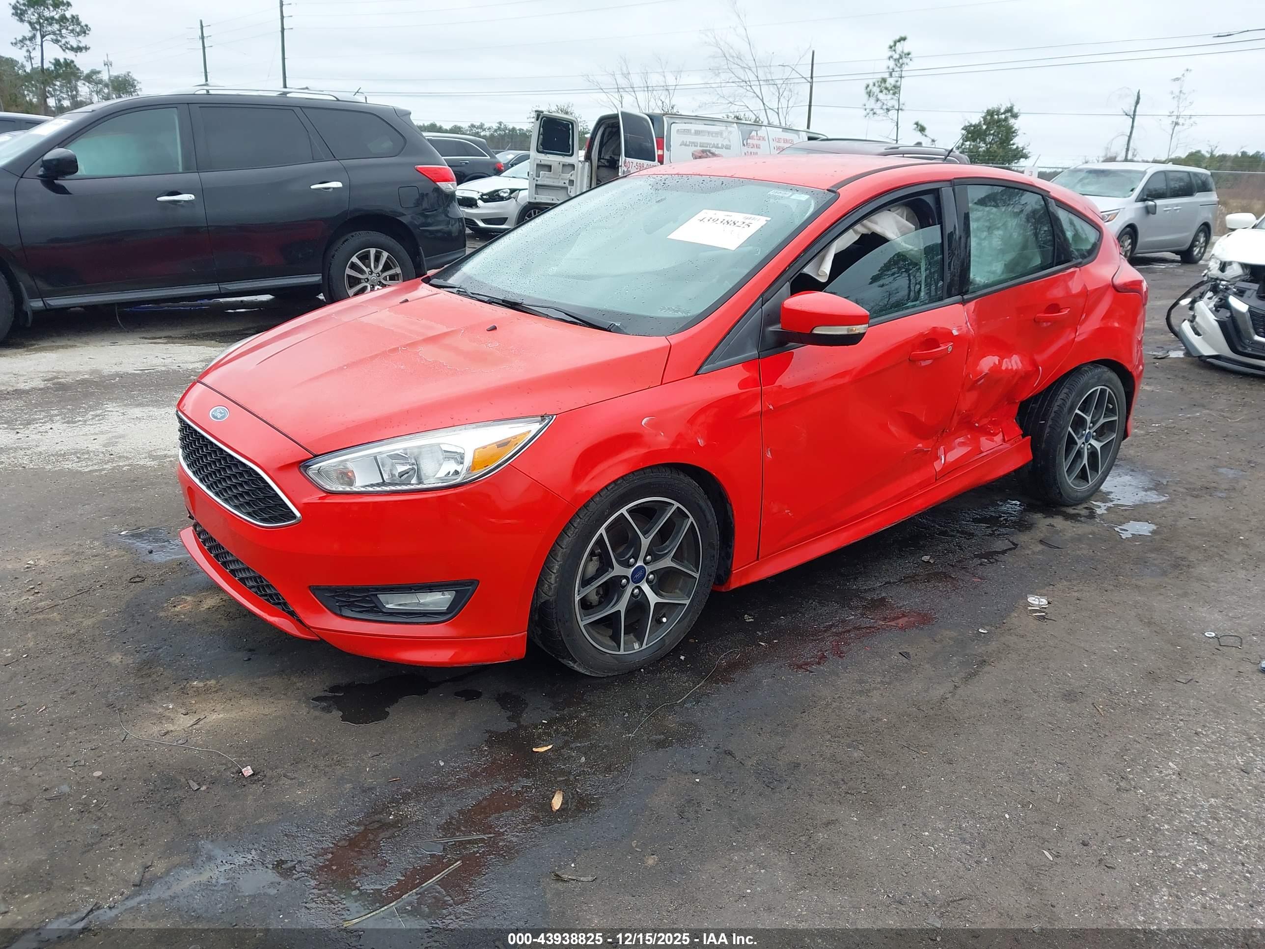 FORD FOCUS image 2