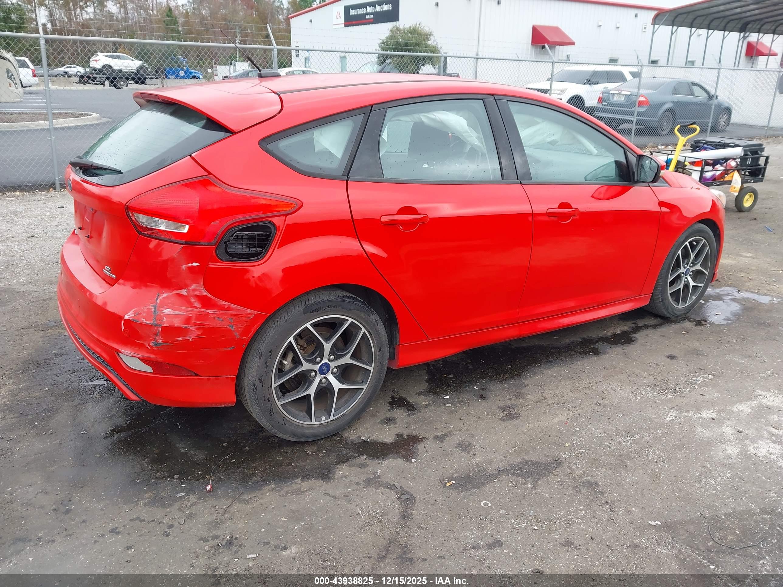 FORD FOCUS image 4