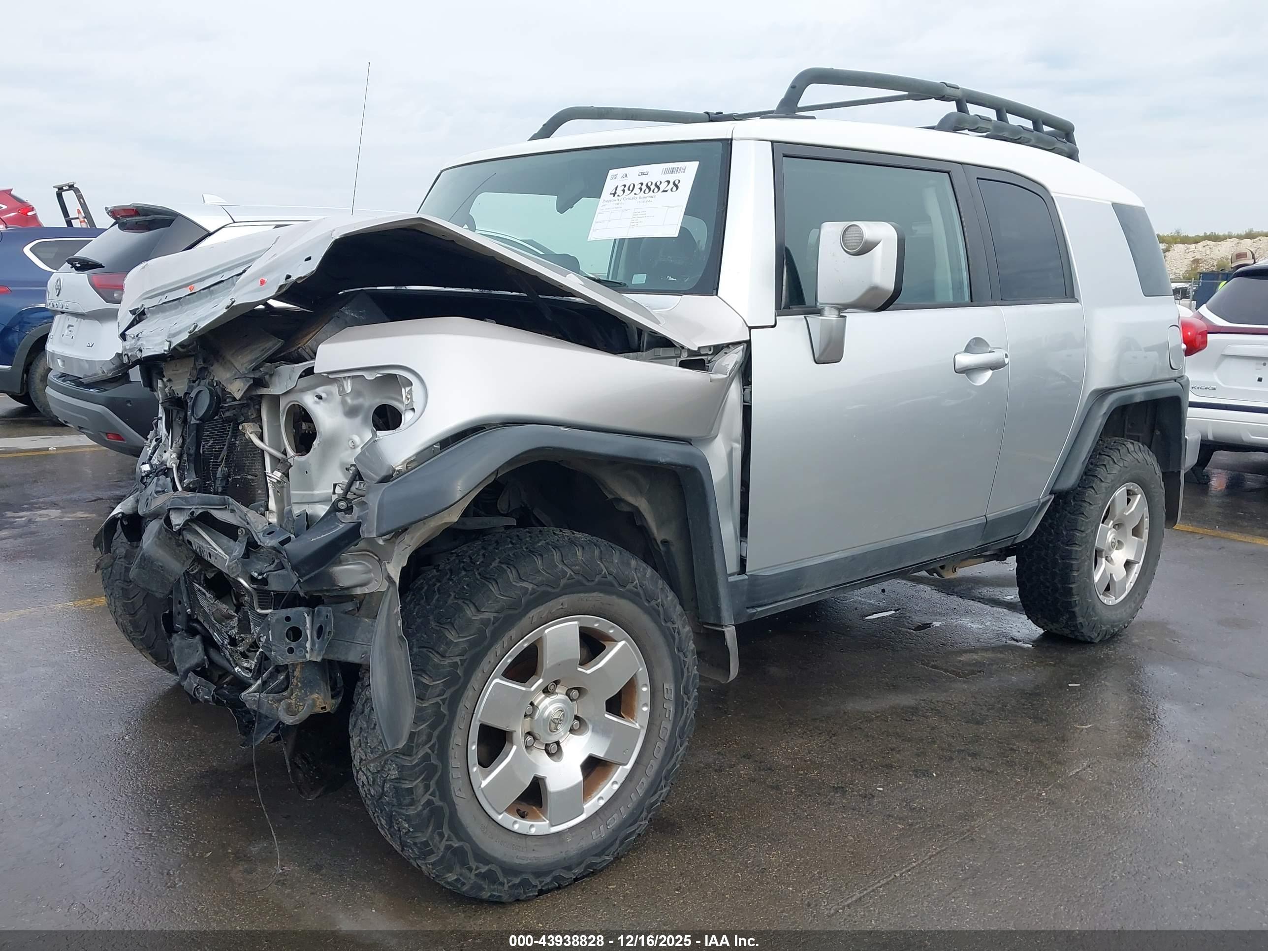 TOYOTA FJ image 2