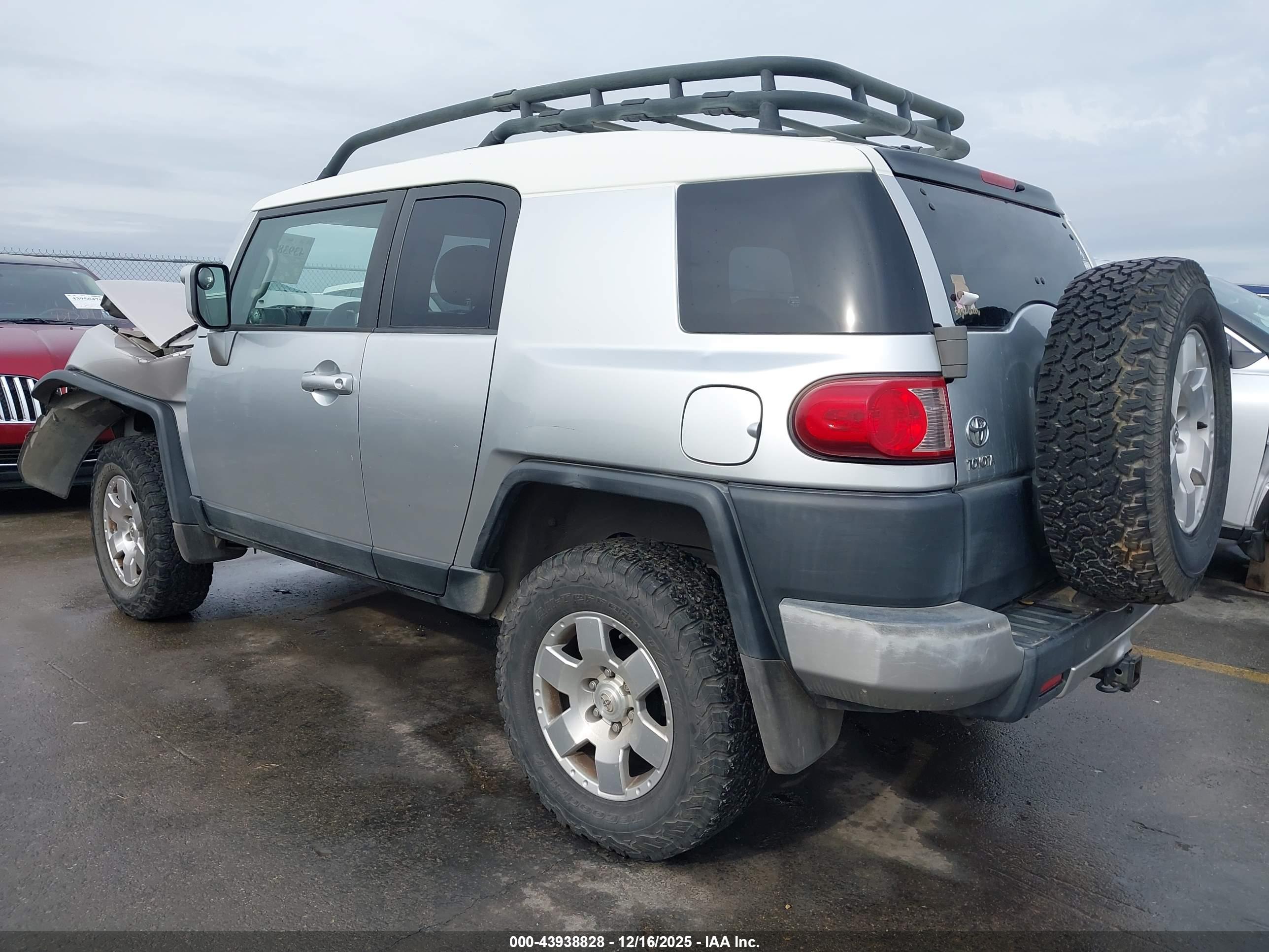 TOYOTA FJ image 3