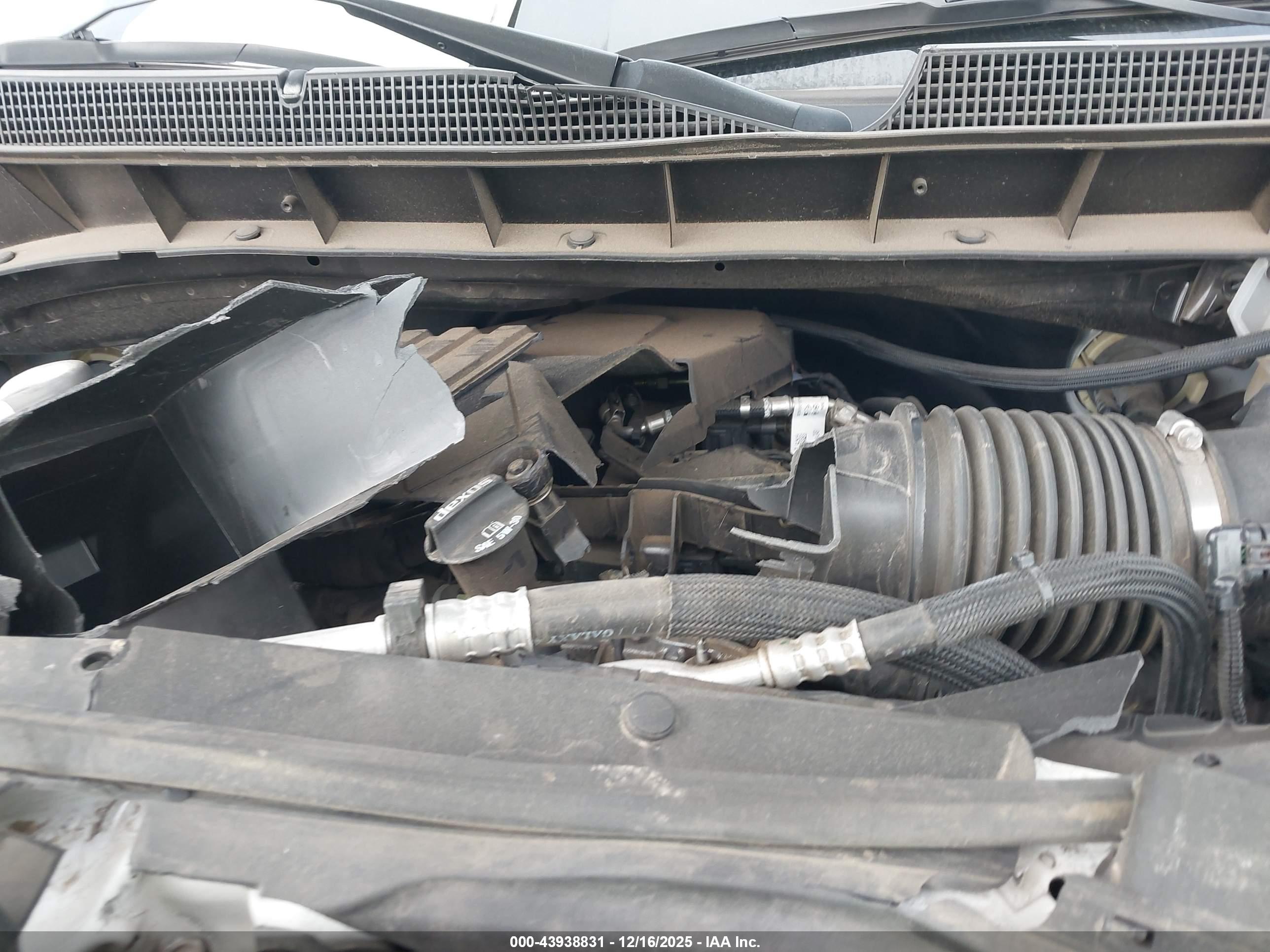 CHEVROLET SILVERADO image 10