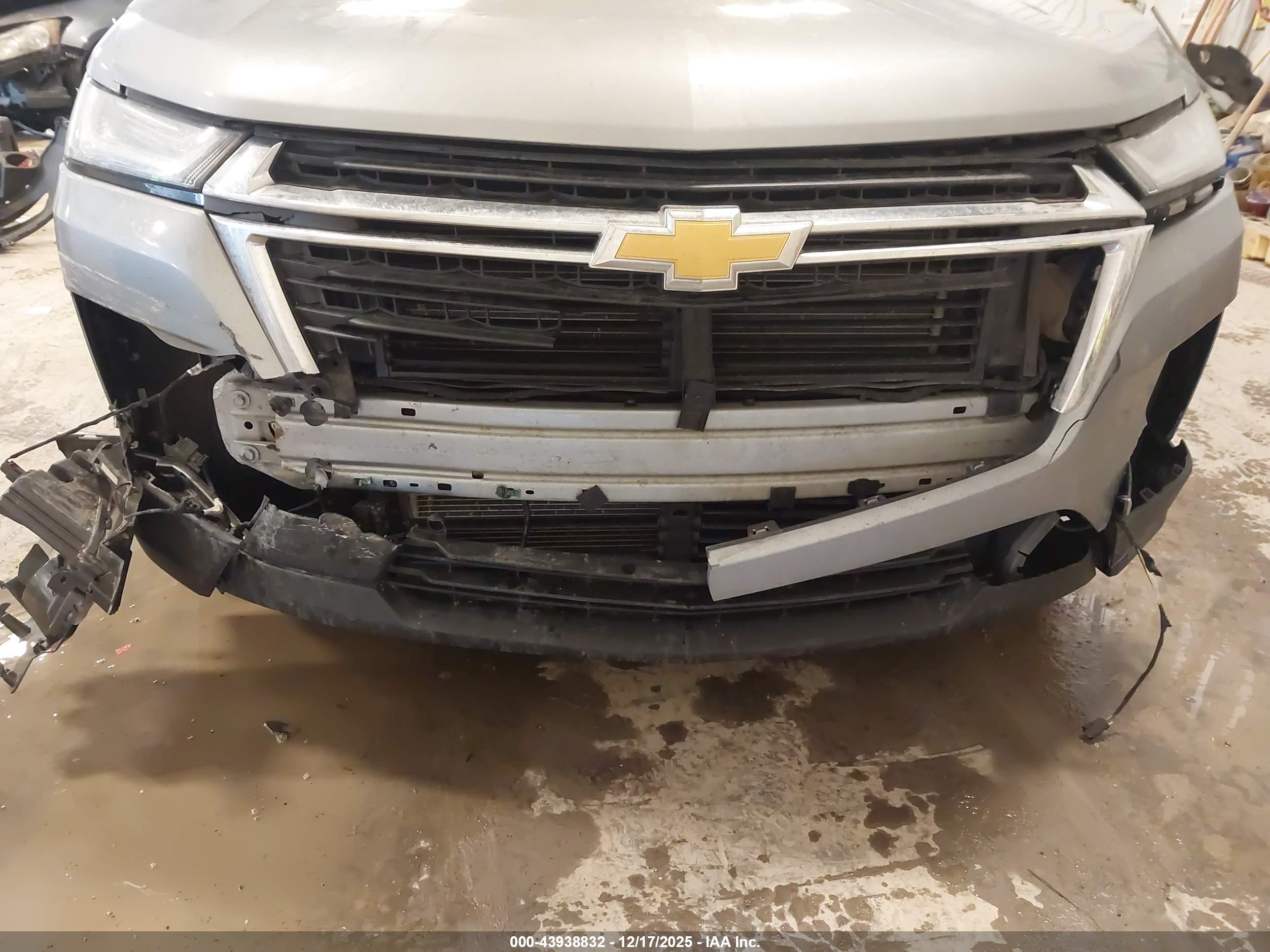 CHEVROLET TRAVERSE image 6