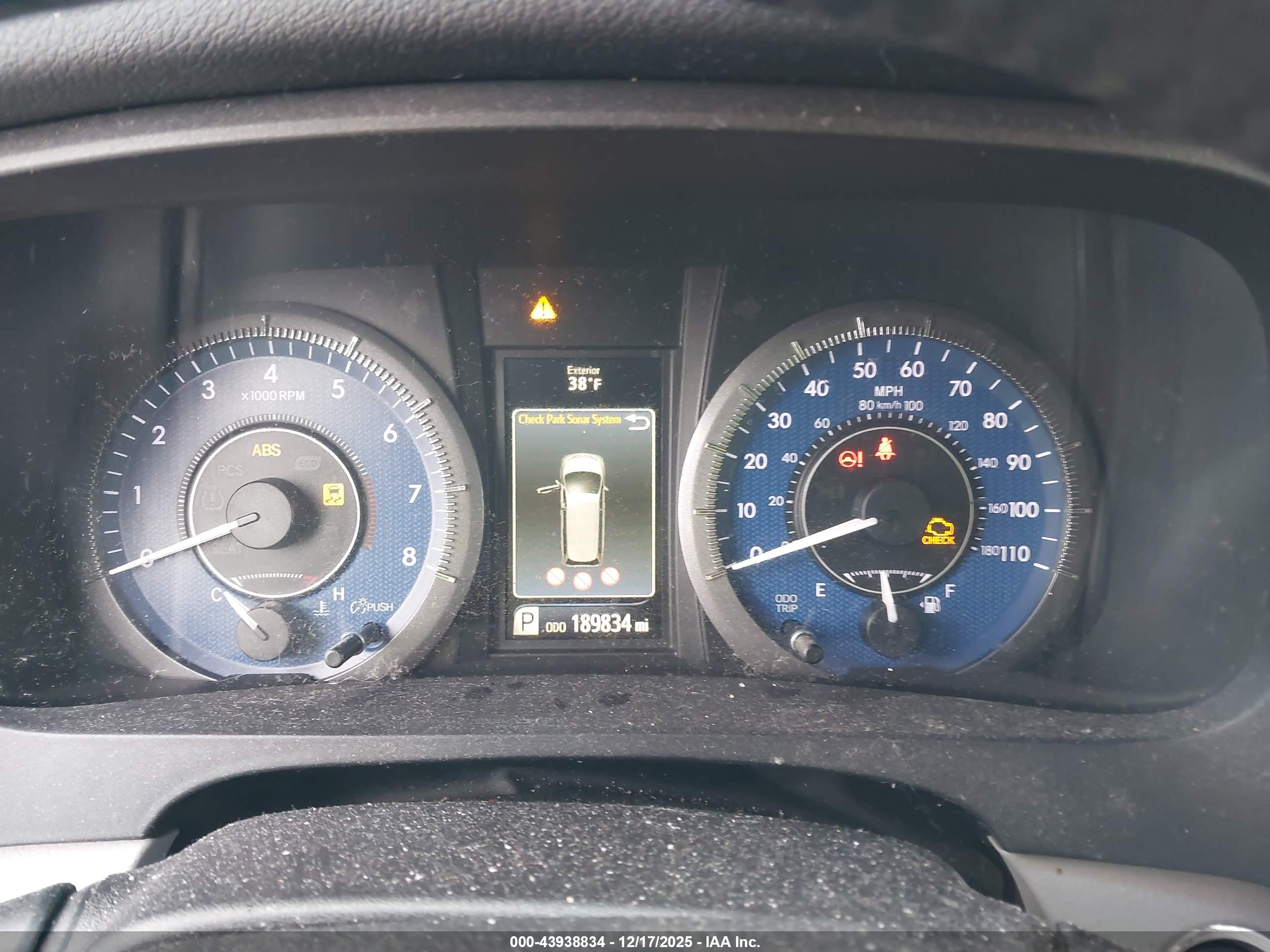 TOYOTA SIENNA image 7