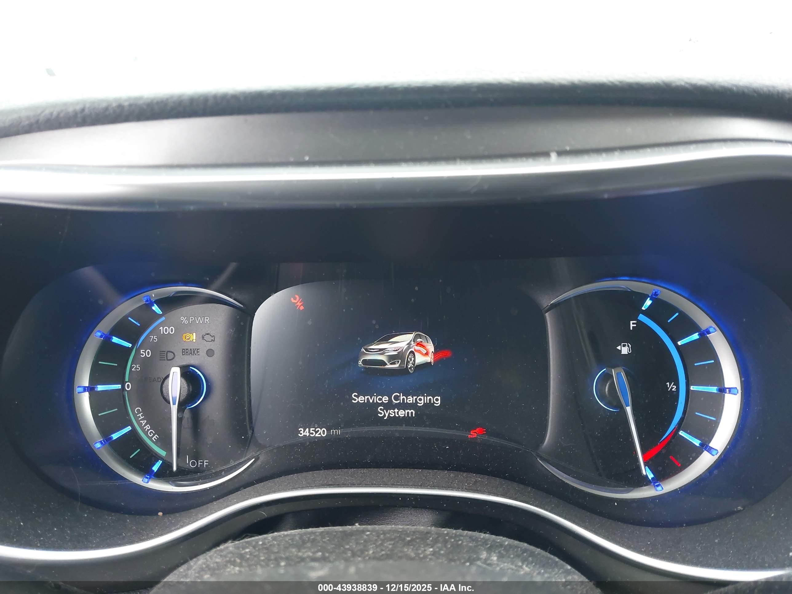CHRYSLER PACIFICA image 7