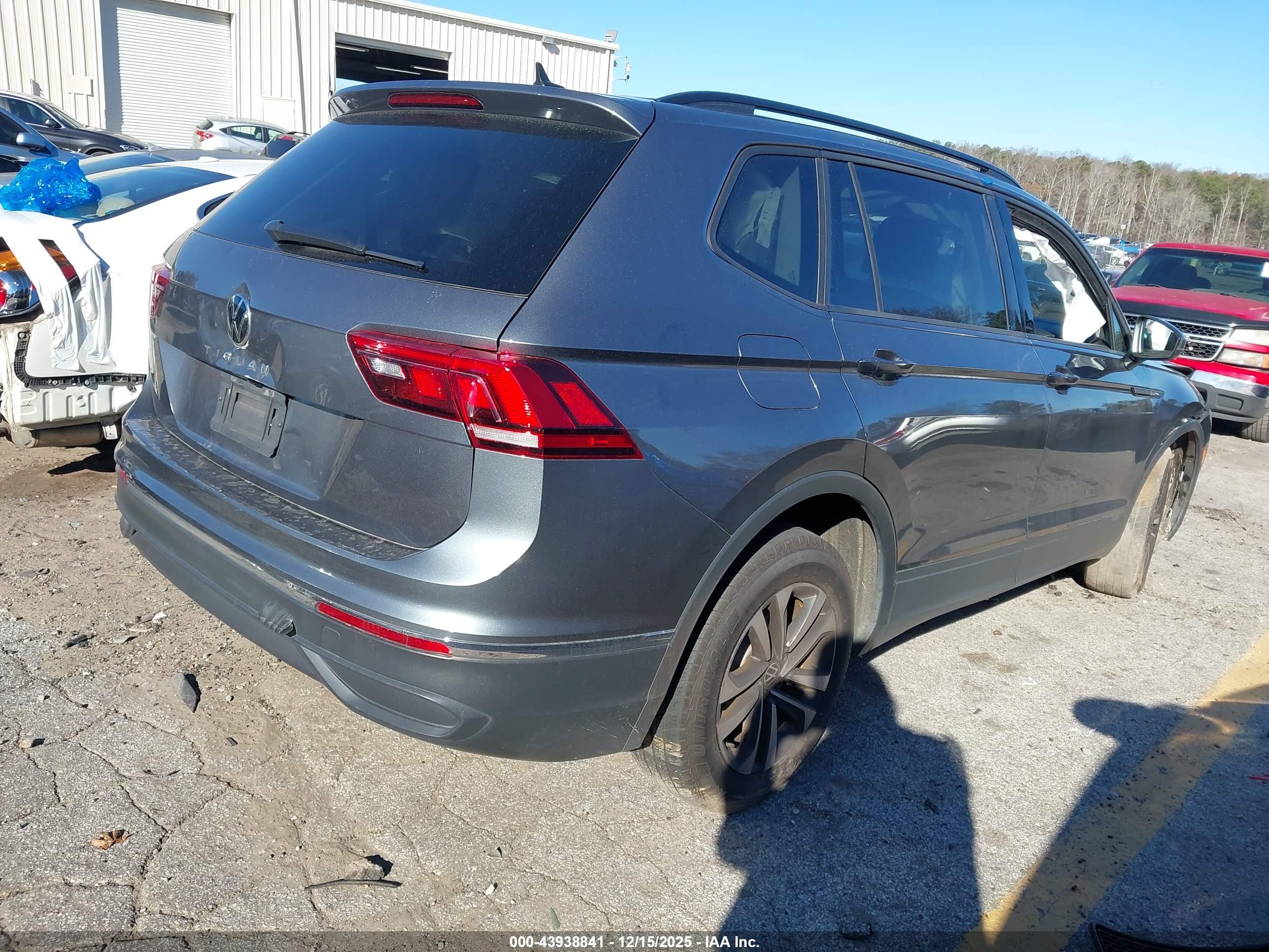 VOLKSWAGEN TIGUAN image 4