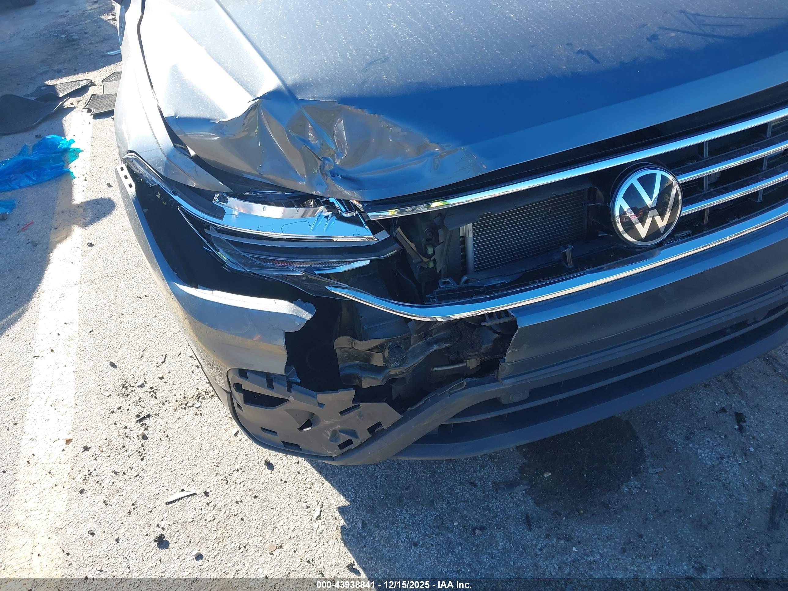 VOLKSWAGEN TIGUAN image 6