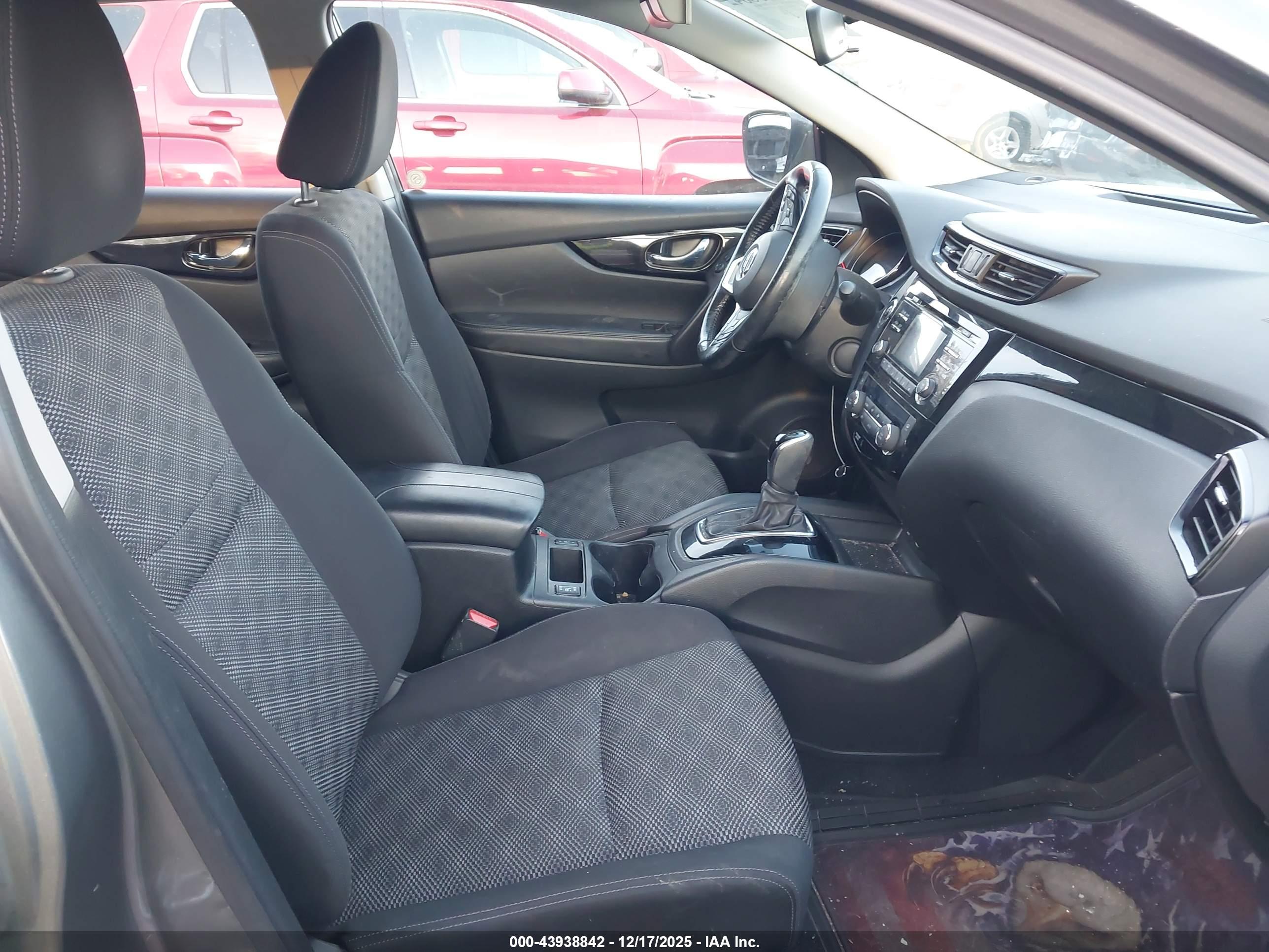 NISSAN ROGUE image 5