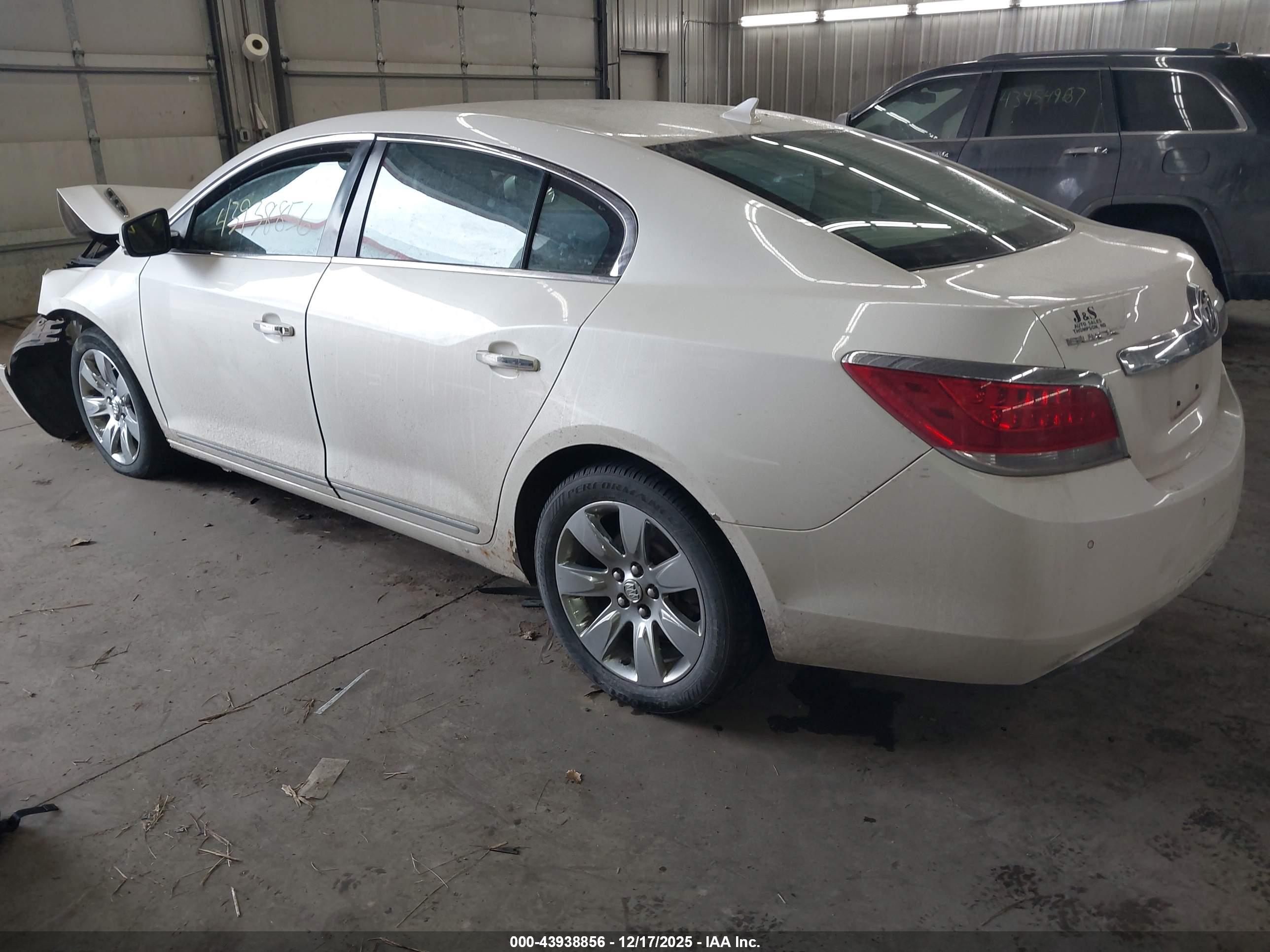 BUICK LACROSSE image 3