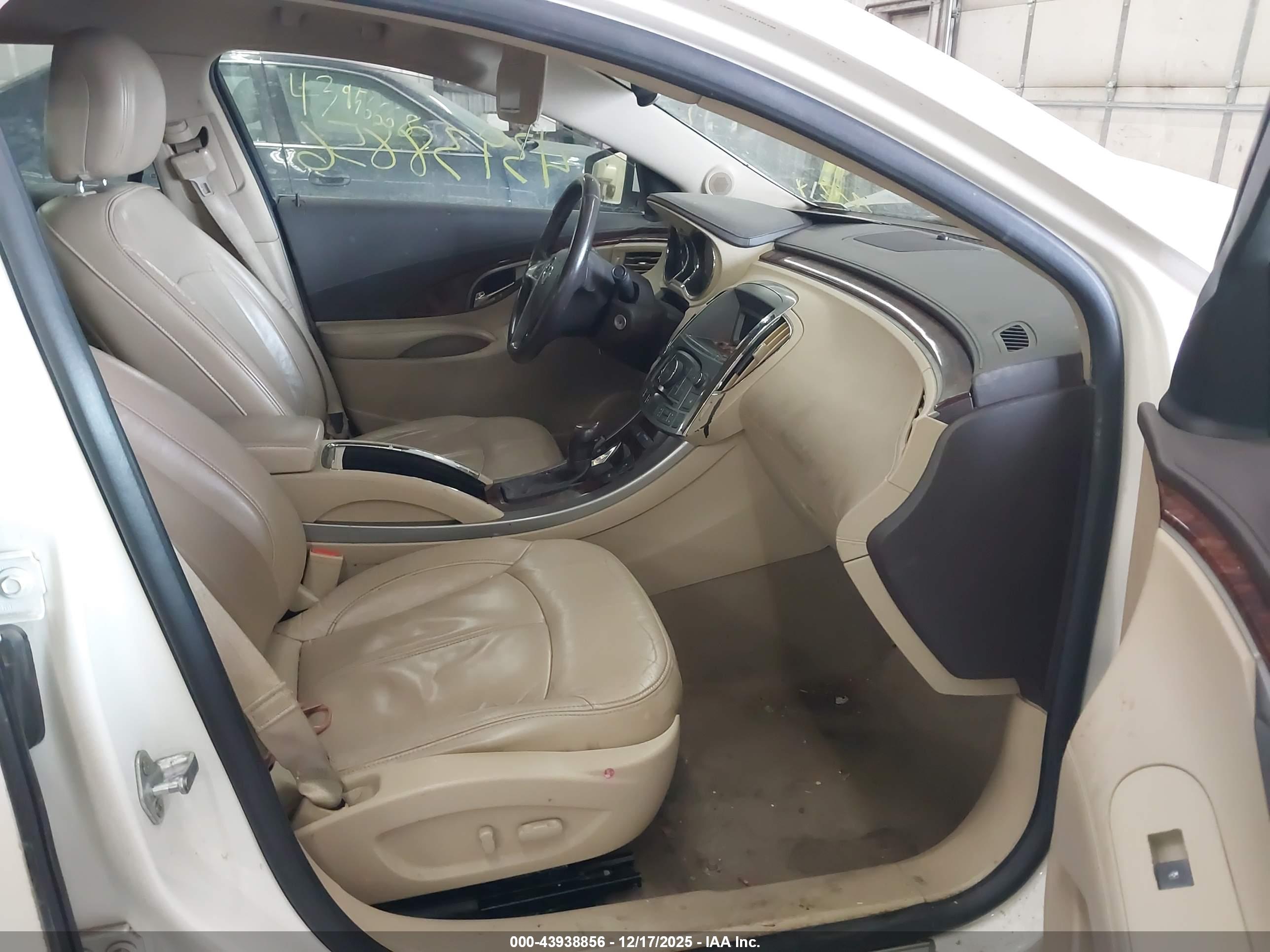 BUICK LACROSSE image 5