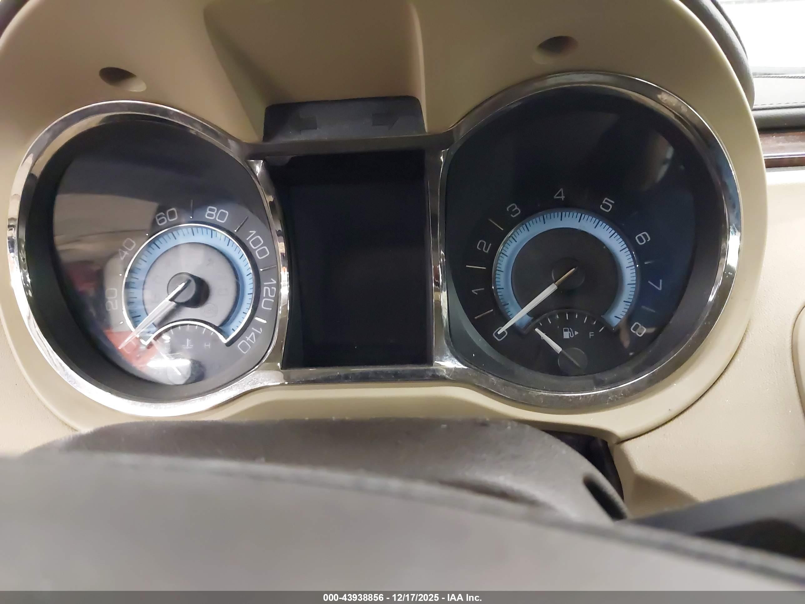 BUICK LACROSSE image 7