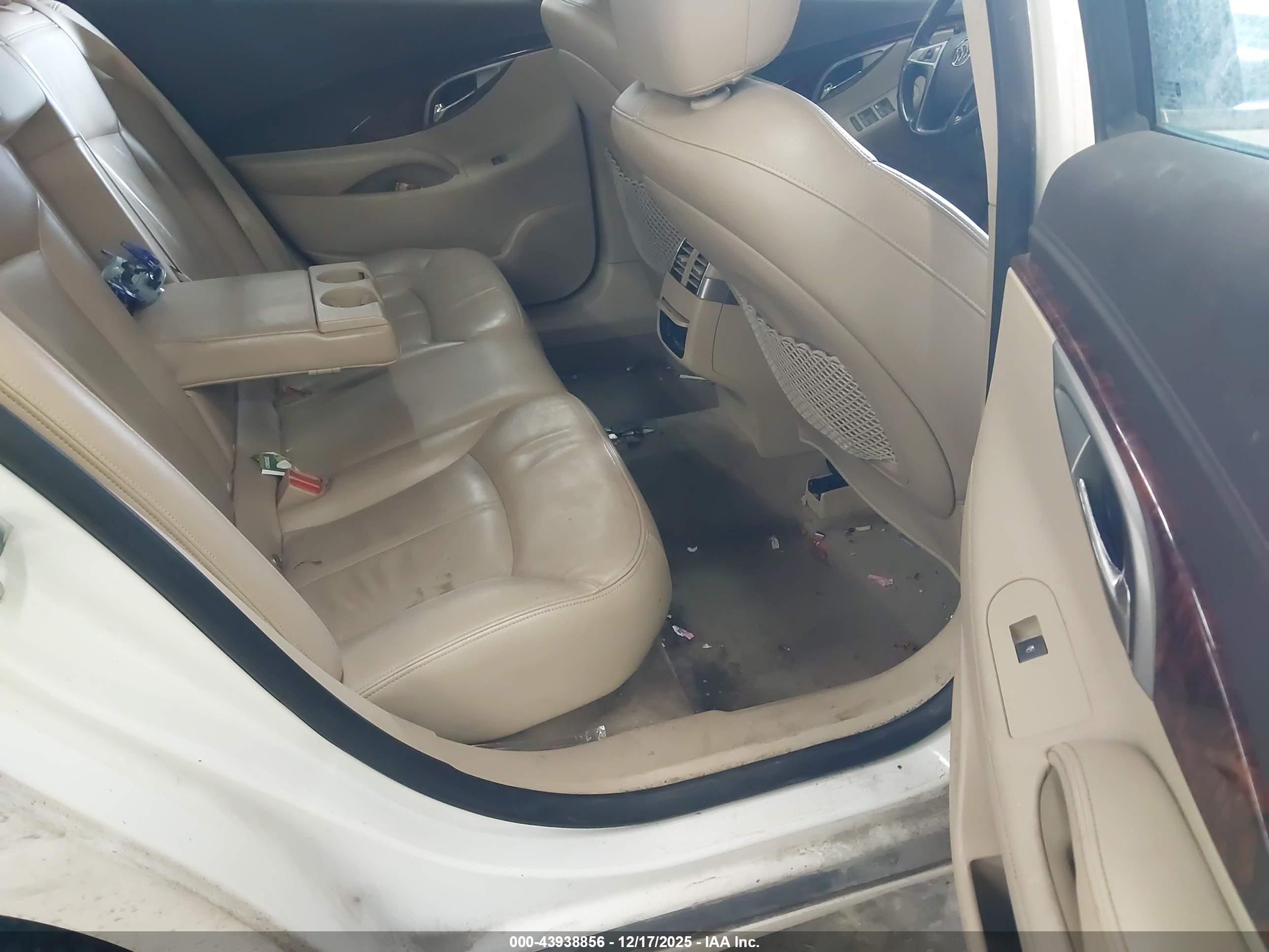BUICK LACROSSE image 8