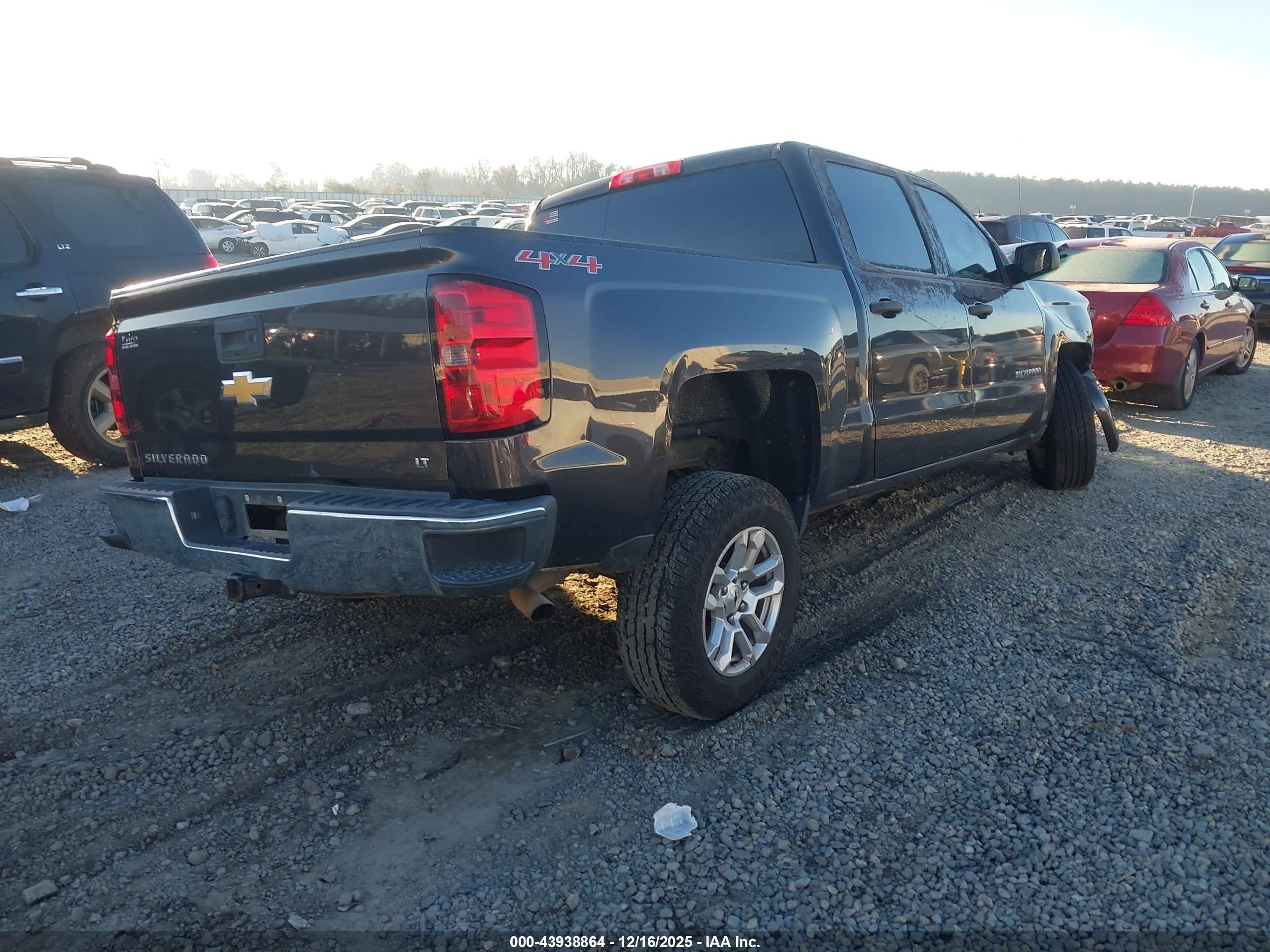CHEVROLET SILVERADO image 4