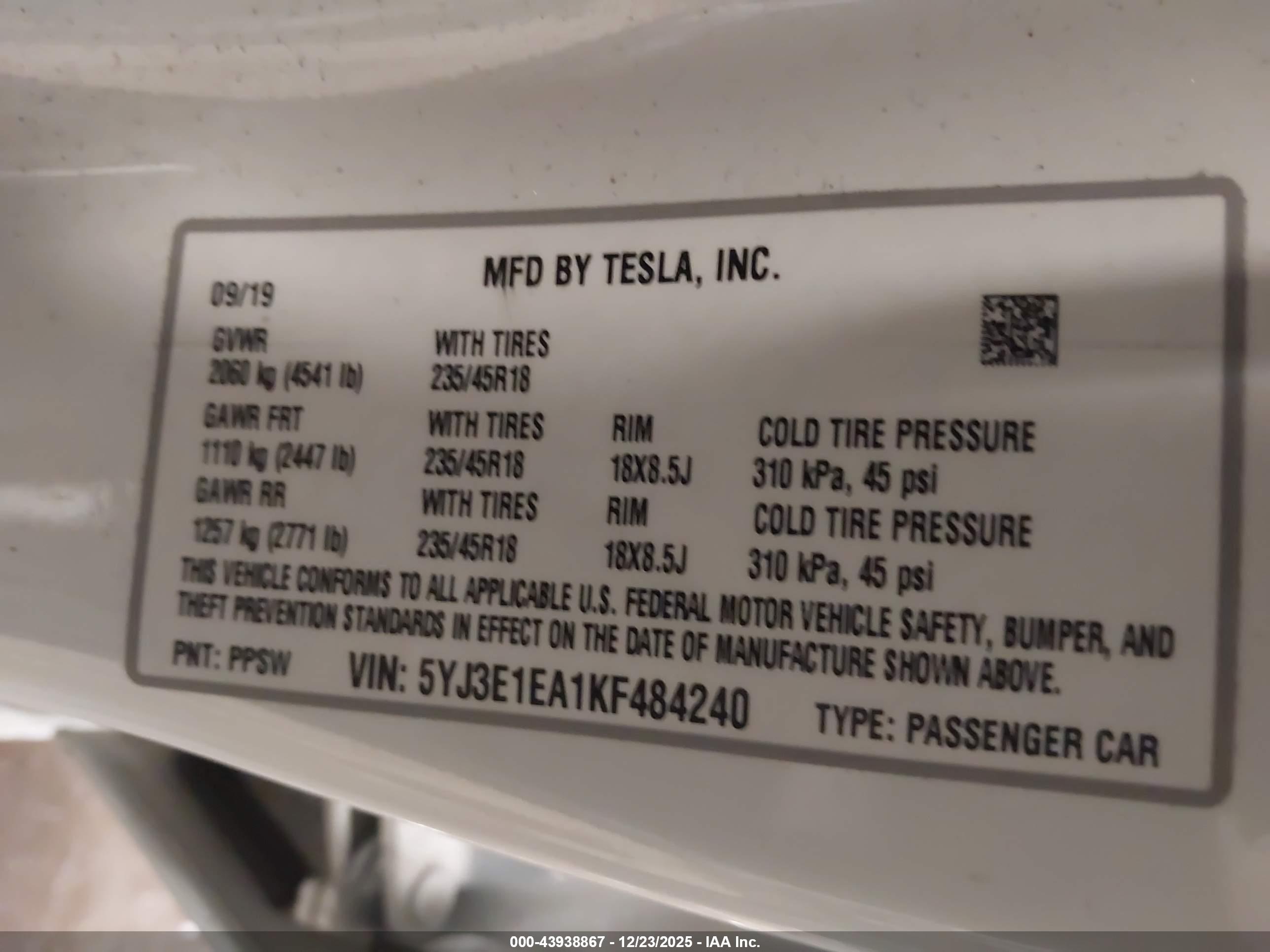 TESLA MODEL image 9