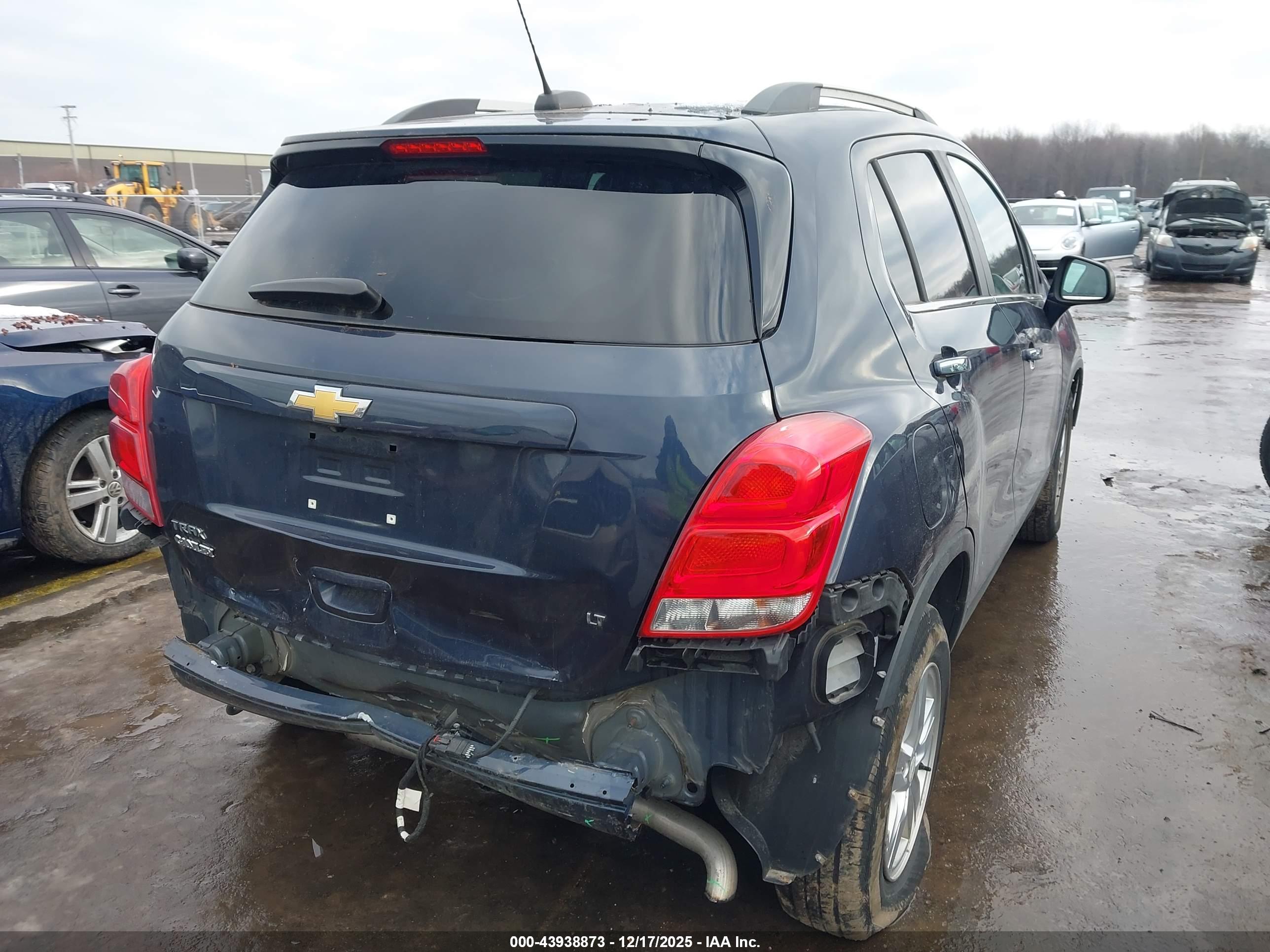 CHEVROLET TRAX image 4