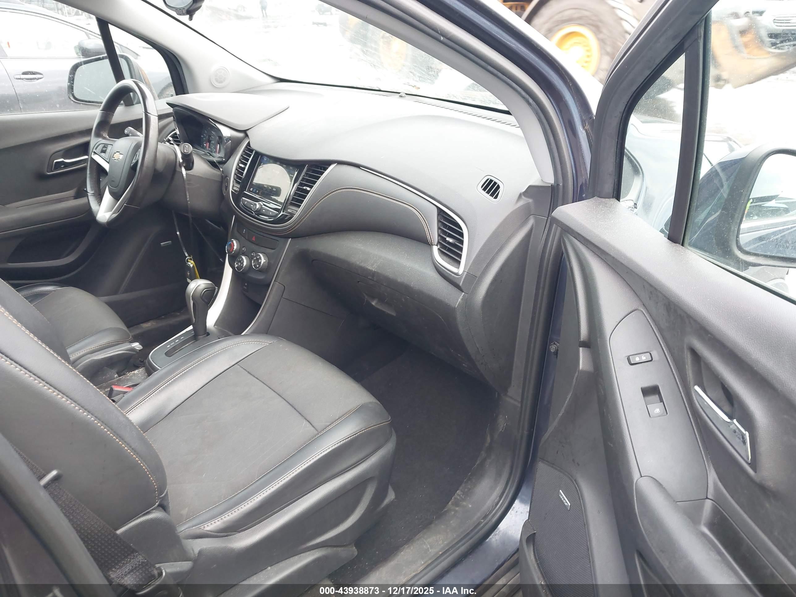 CHEVROLET TRAX image 5