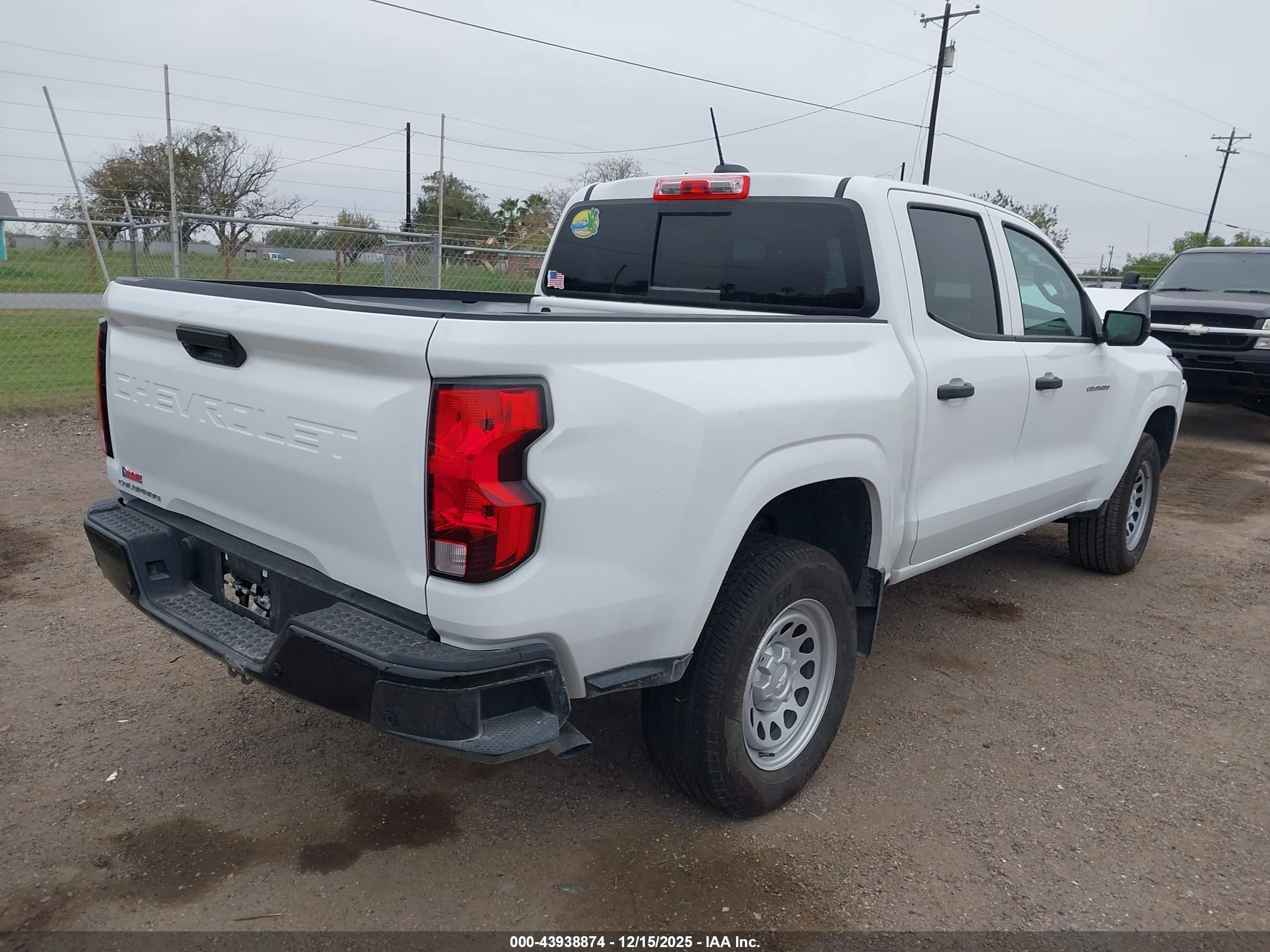 CHEVROLET COLORADO image 4