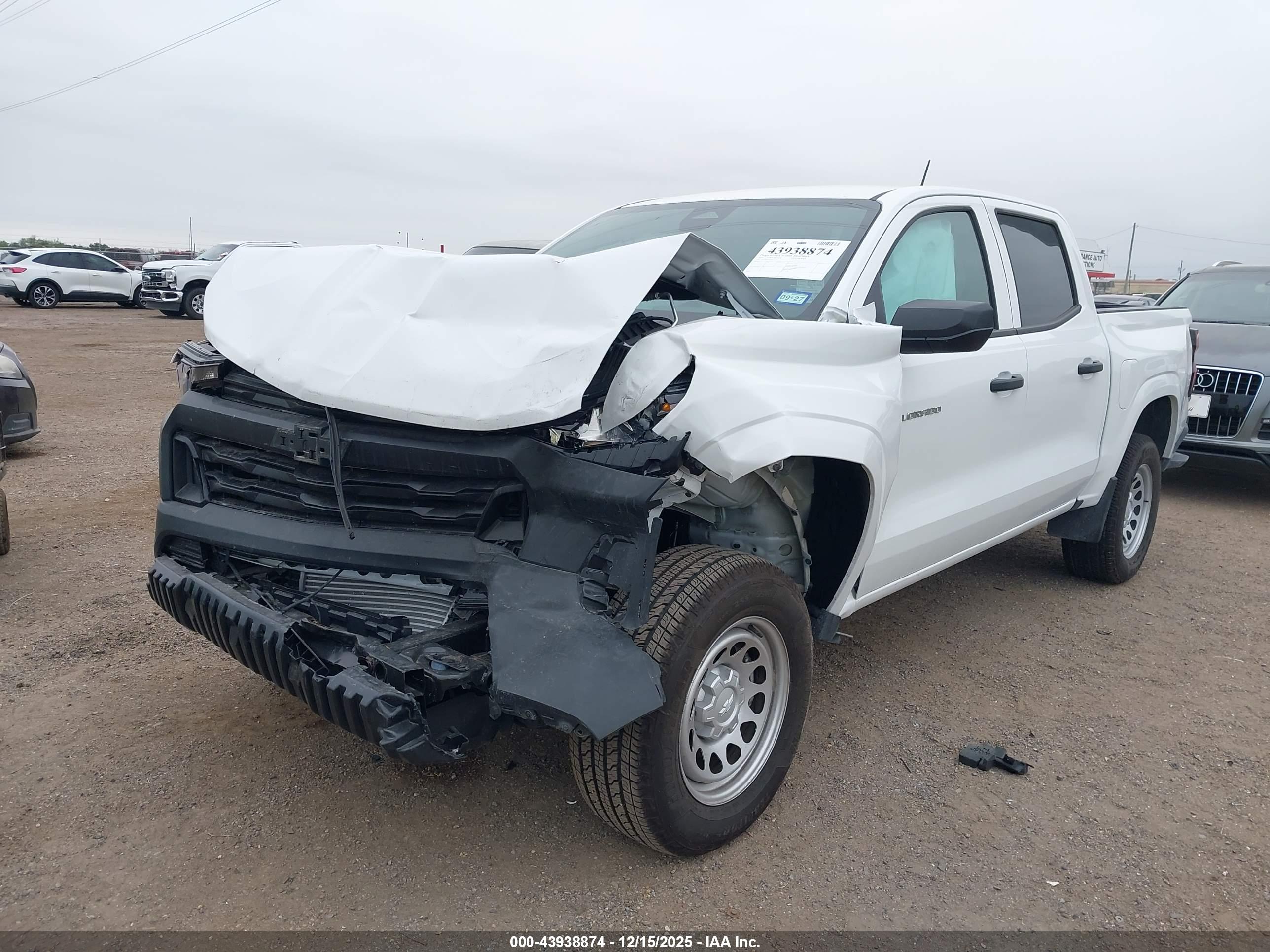 CHEVROLET COLORADO image 6