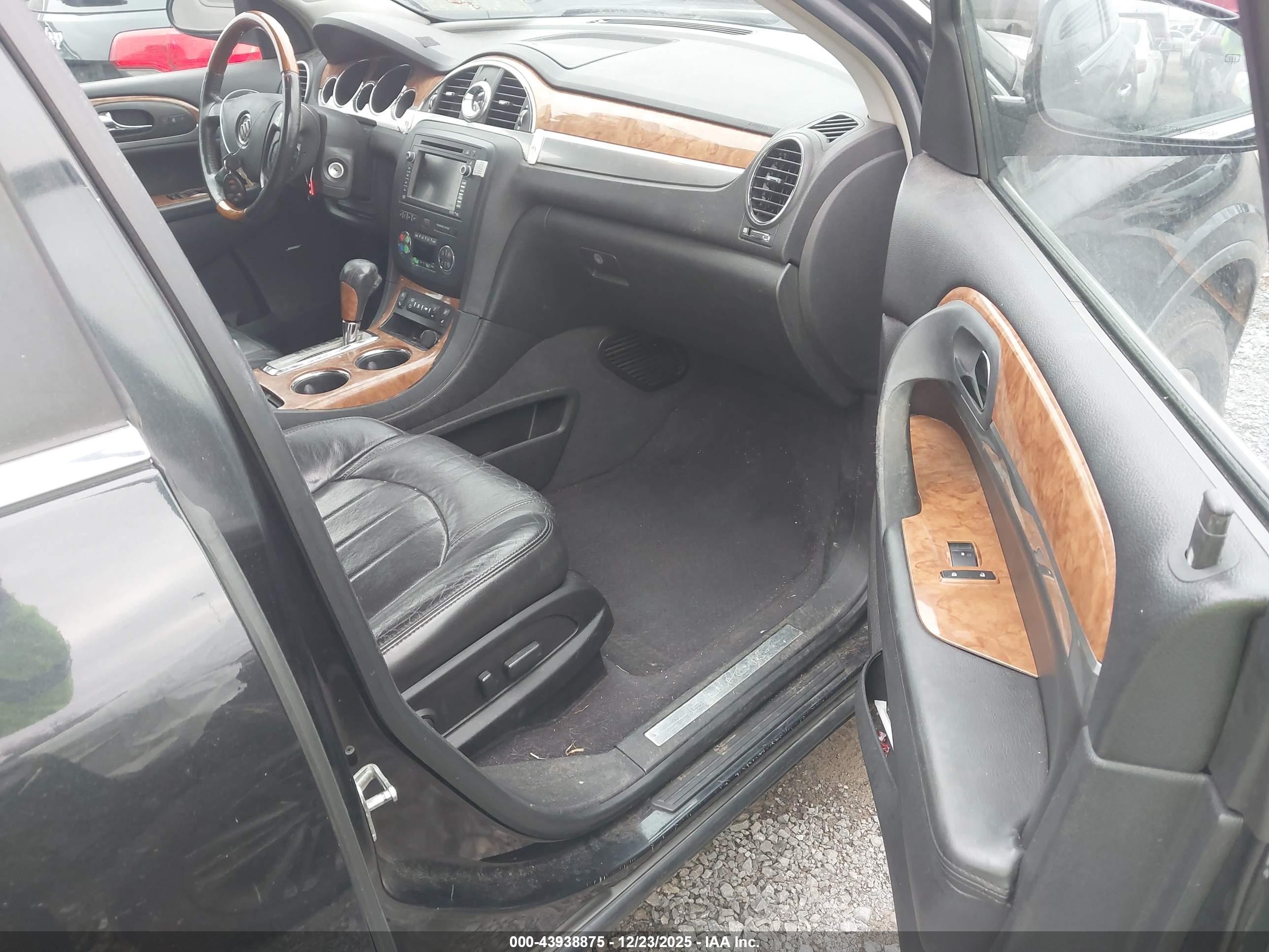 BUICK ENCLAVE image 5