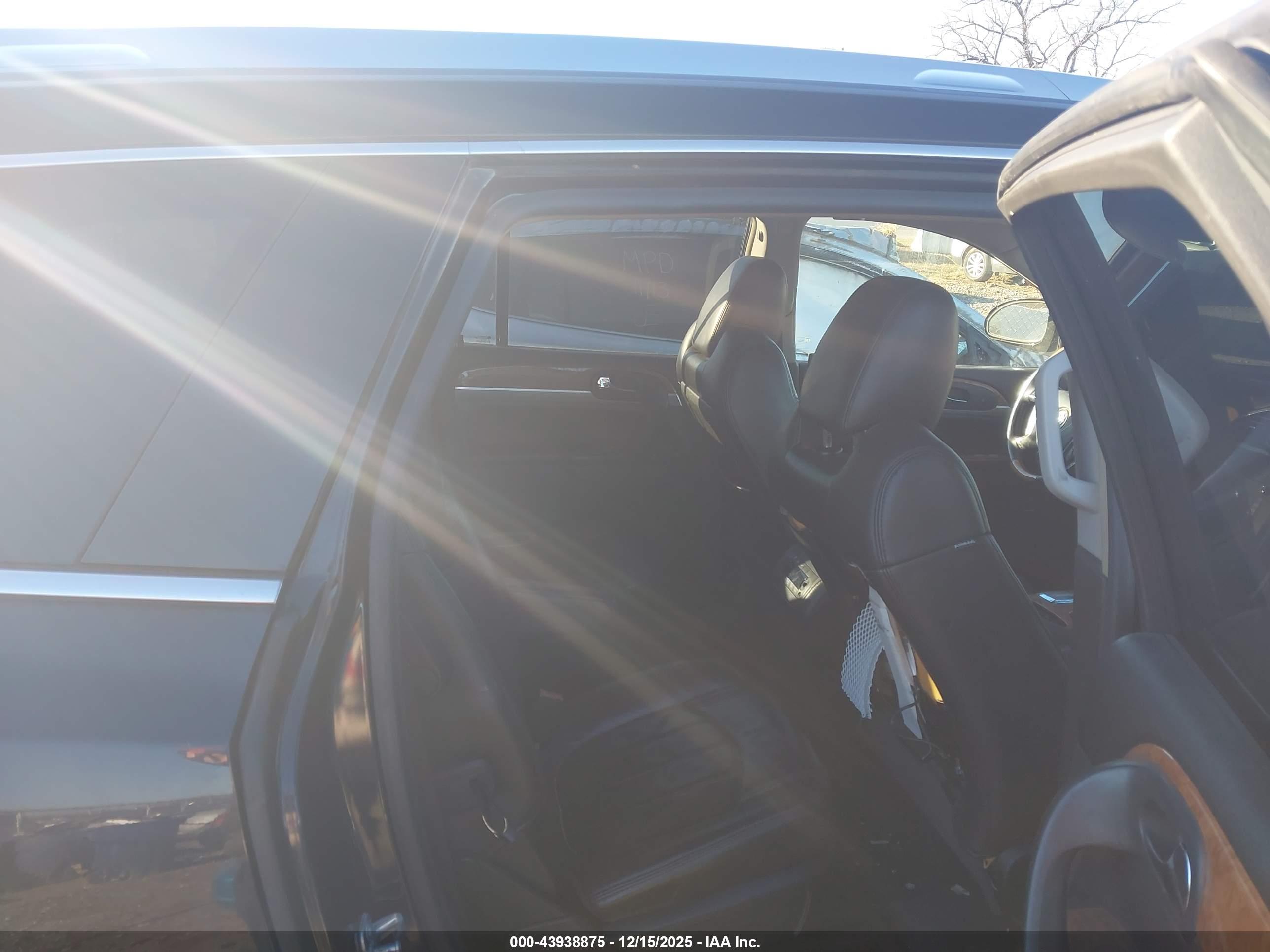 BUICK ENCLAVE image 8