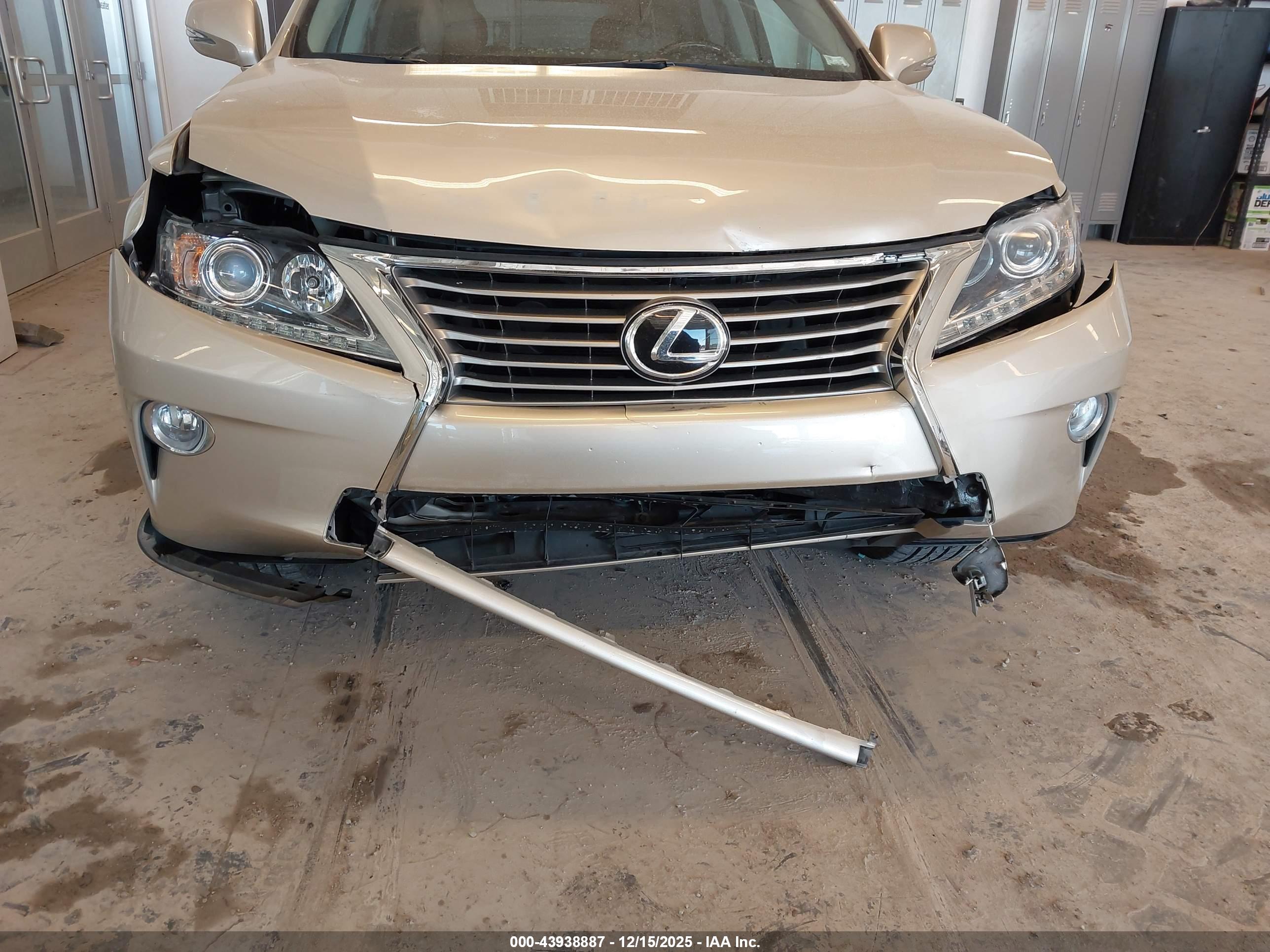 LEXUS RX image 6