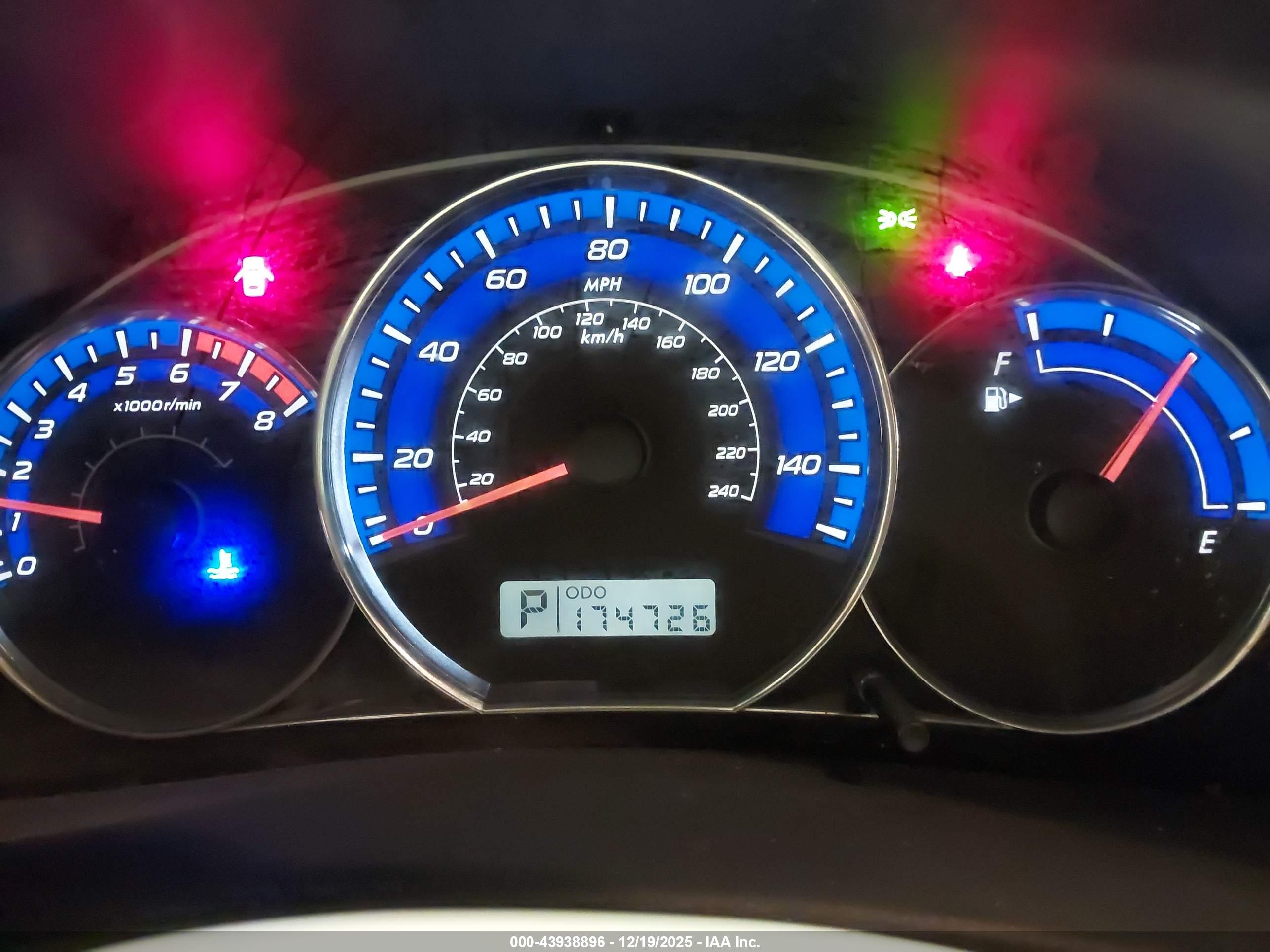 SUBARU FORESTER image 7