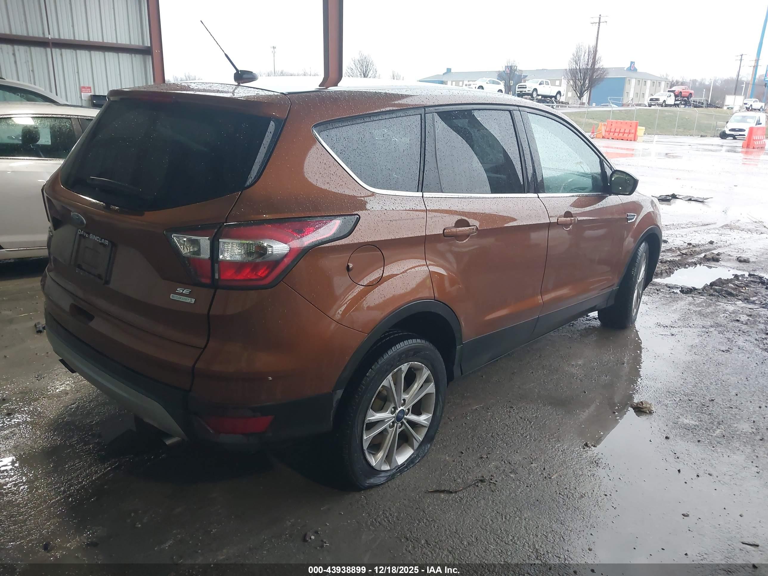 FORD ESCAPE image 4