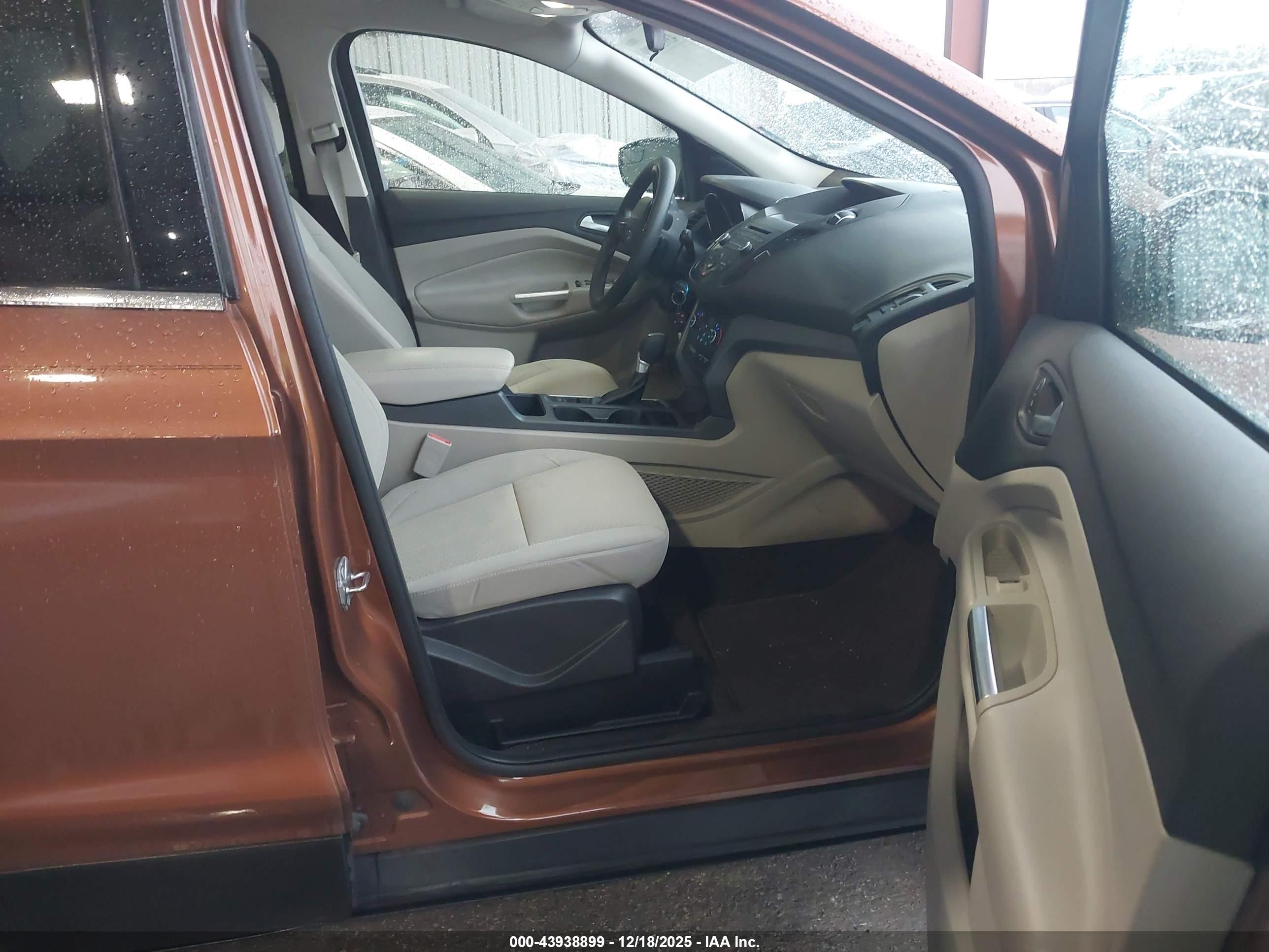 FORD ESCAPE image 5