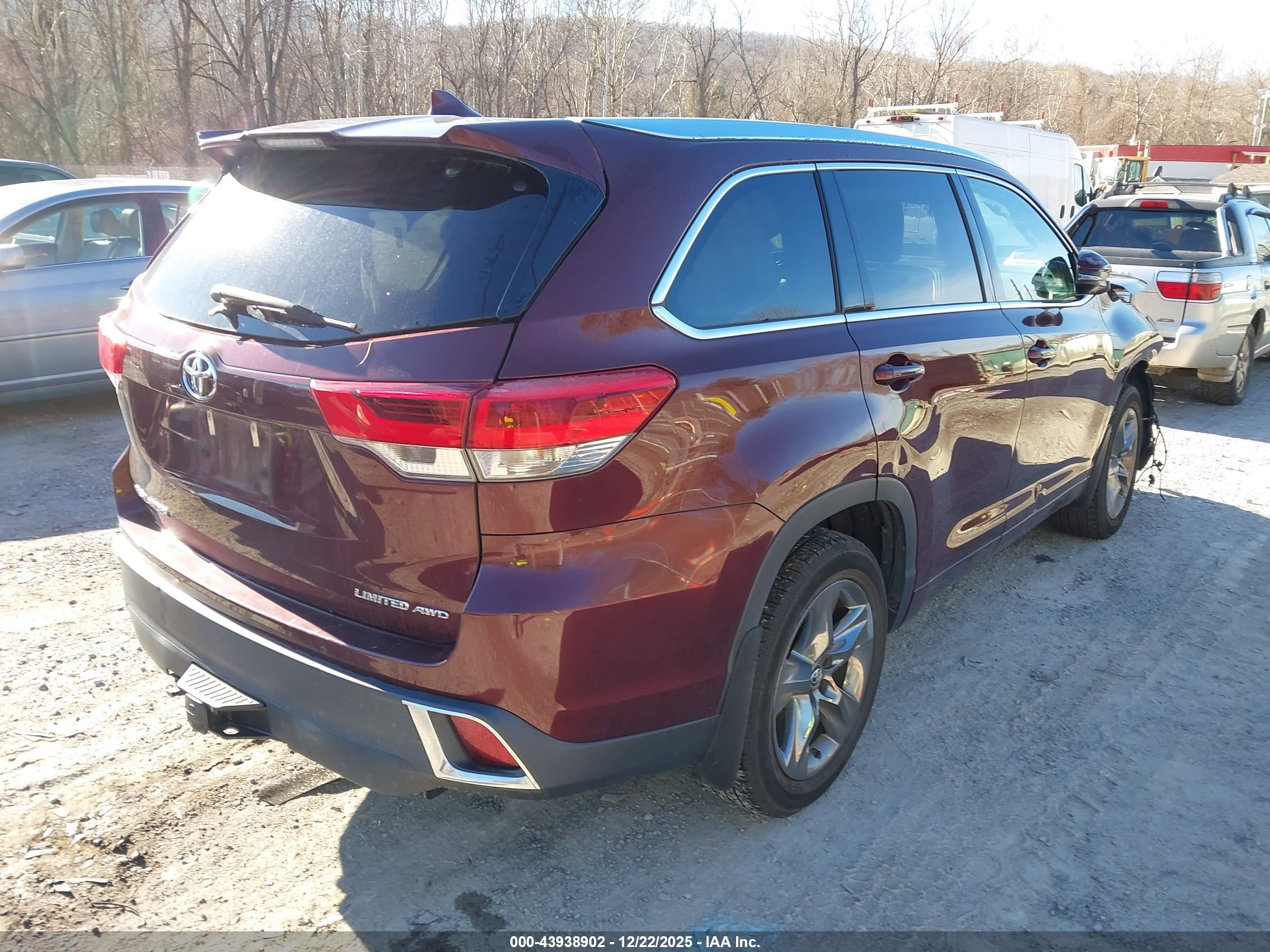TOYOTA HIGHLANDER image 4