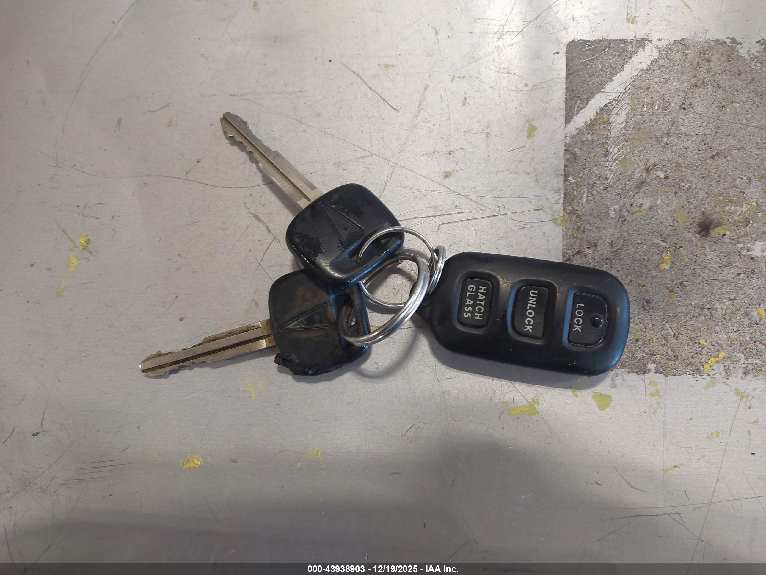 PONTIAC VIBE image 11