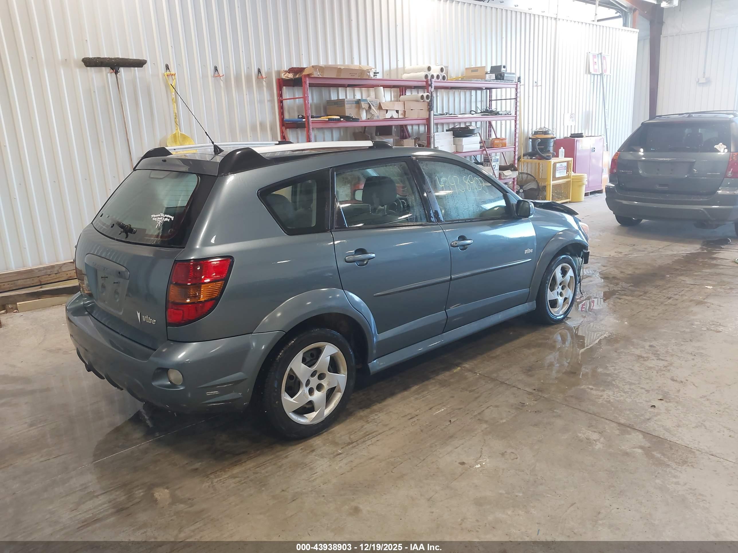 PONTIAC VIBE image 4