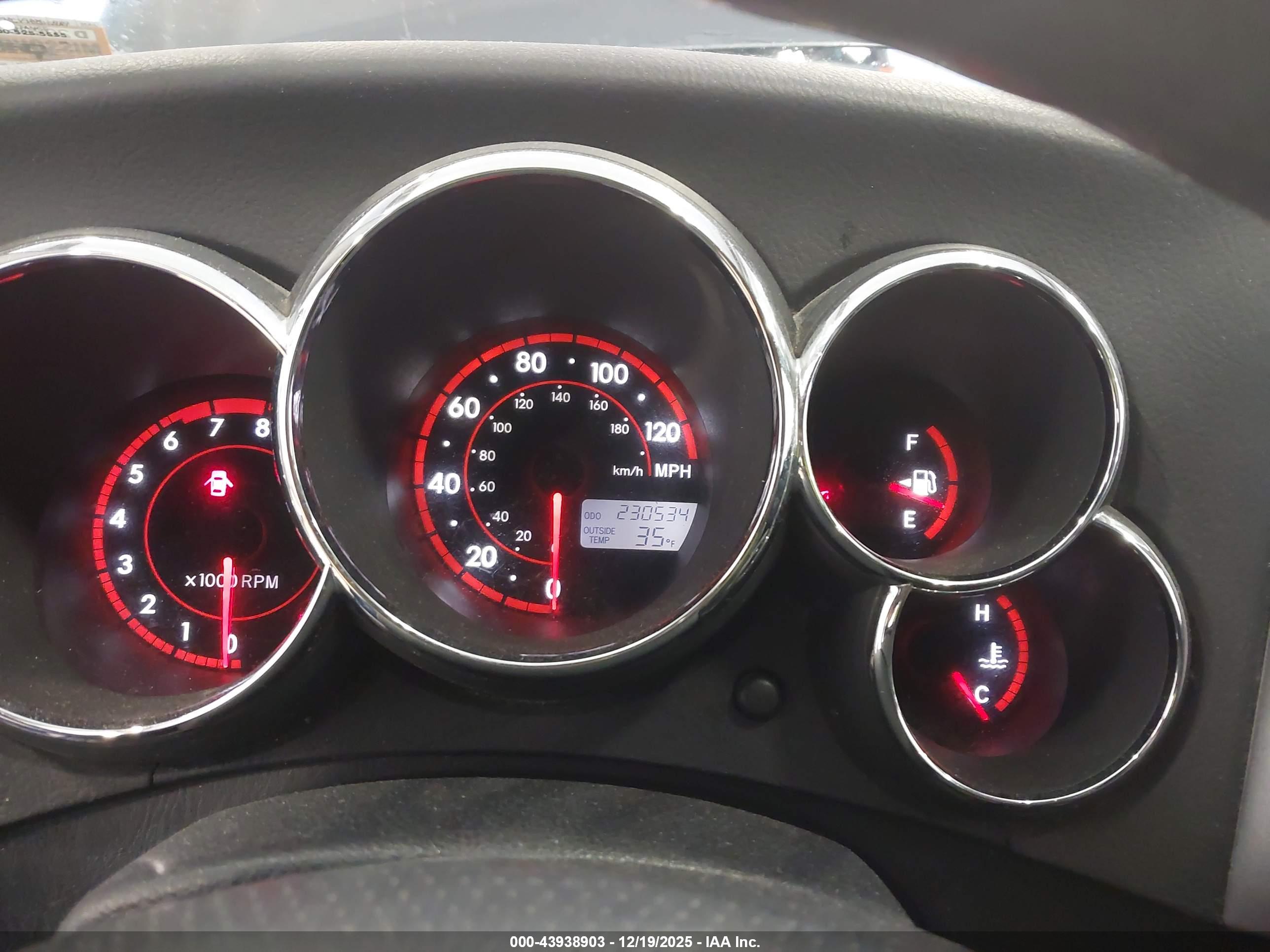 PONTIAC VIBE image 7