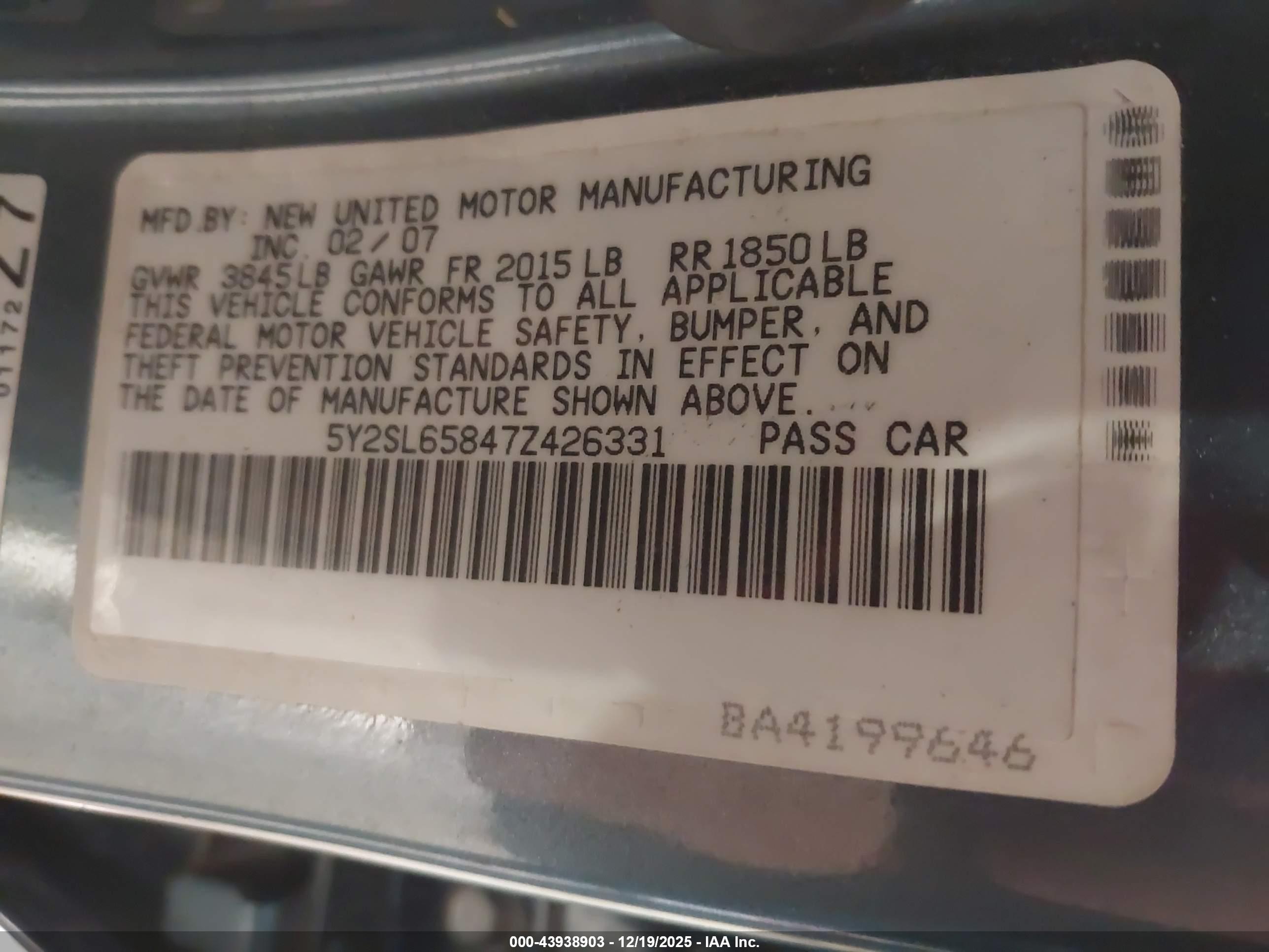 PONTIAC VIBE image 9