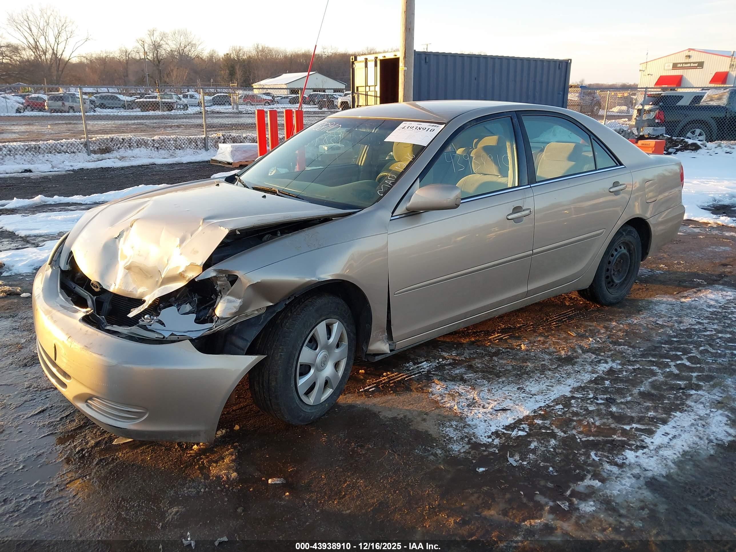 TOYOTA CAMRY image 2