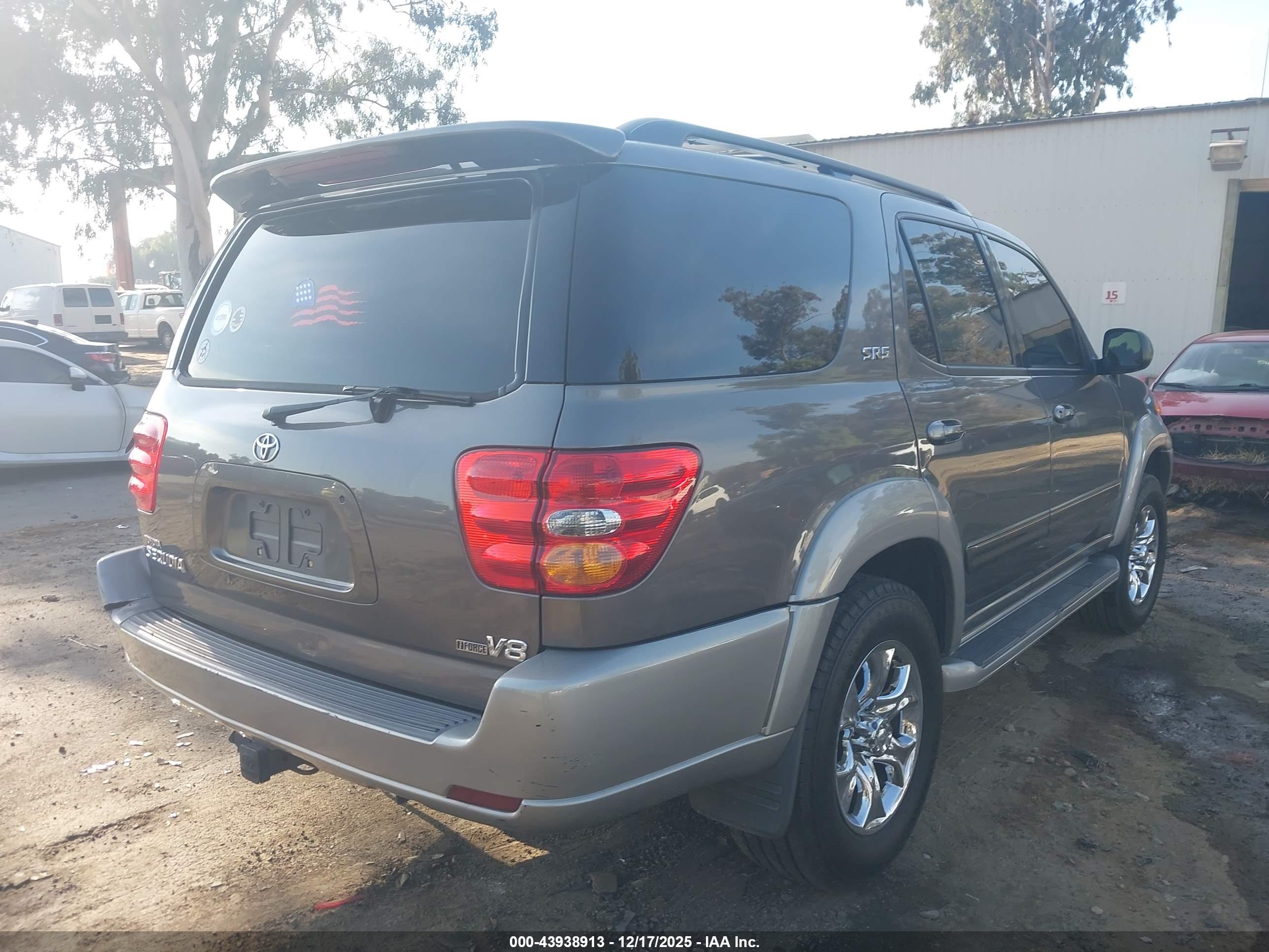 TOYOTA SEQUOIA image 4
