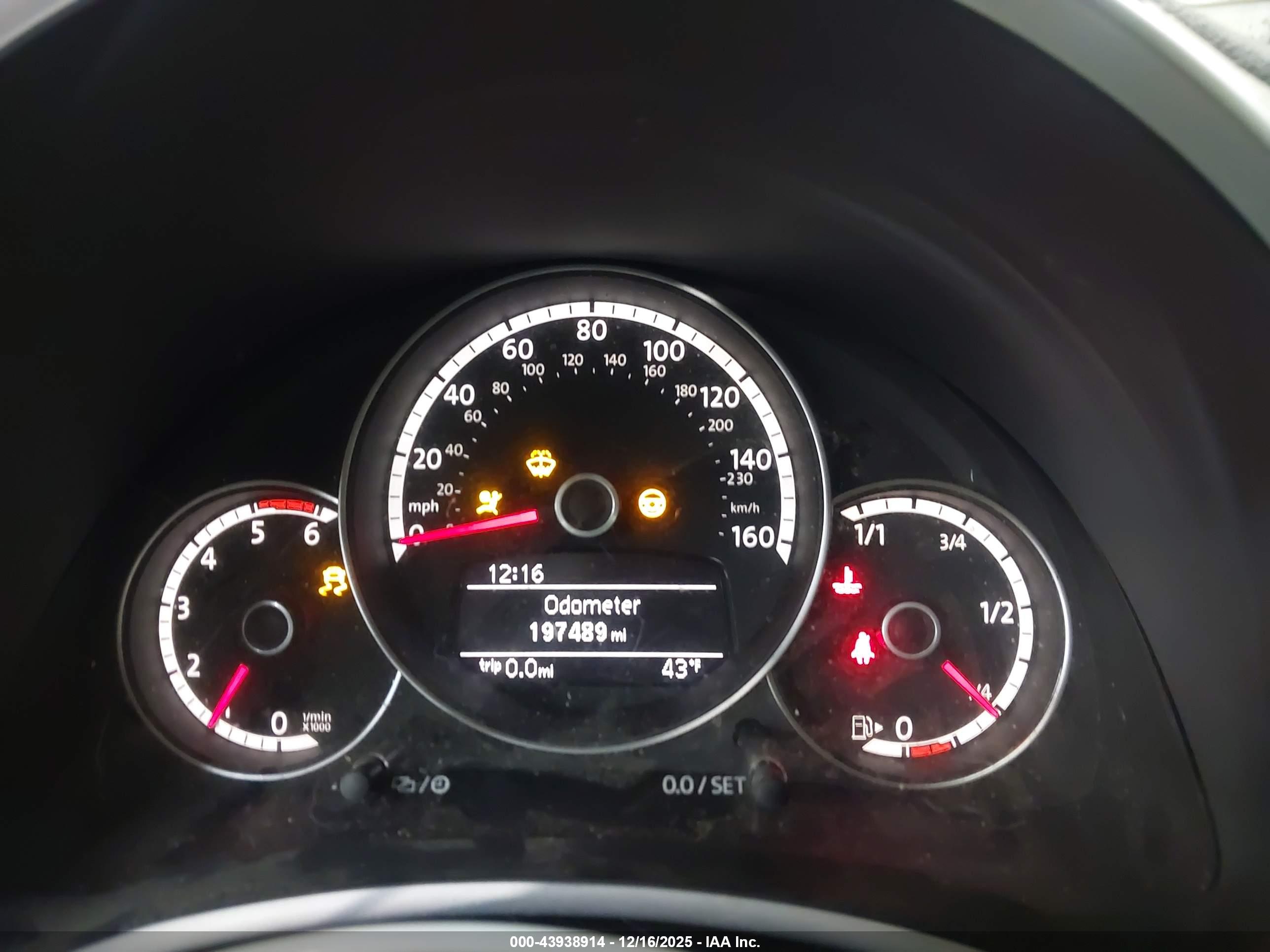 VOLKSWAGEN BEETLE image 7