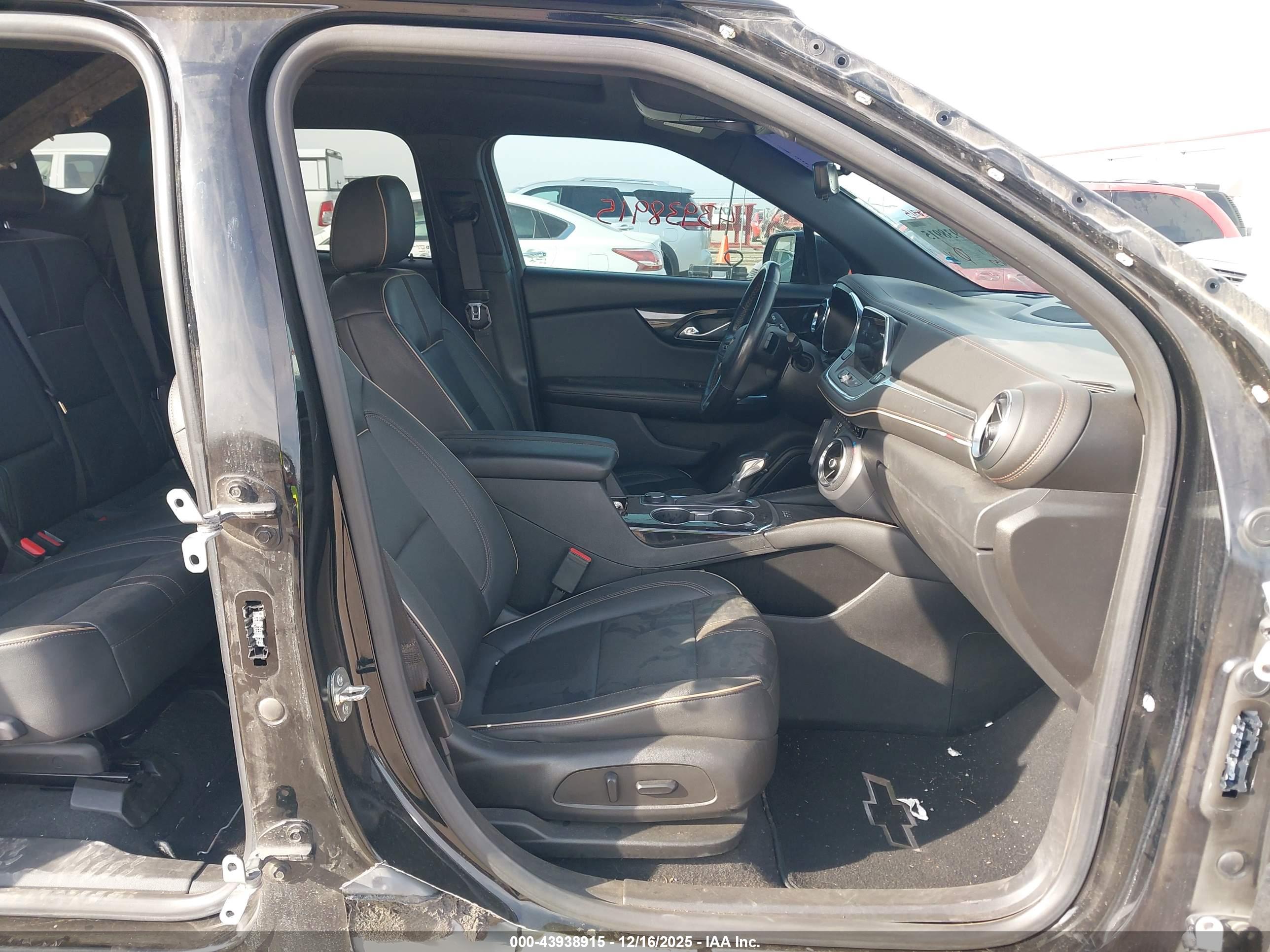 CHEVROLET BLAZER image 5