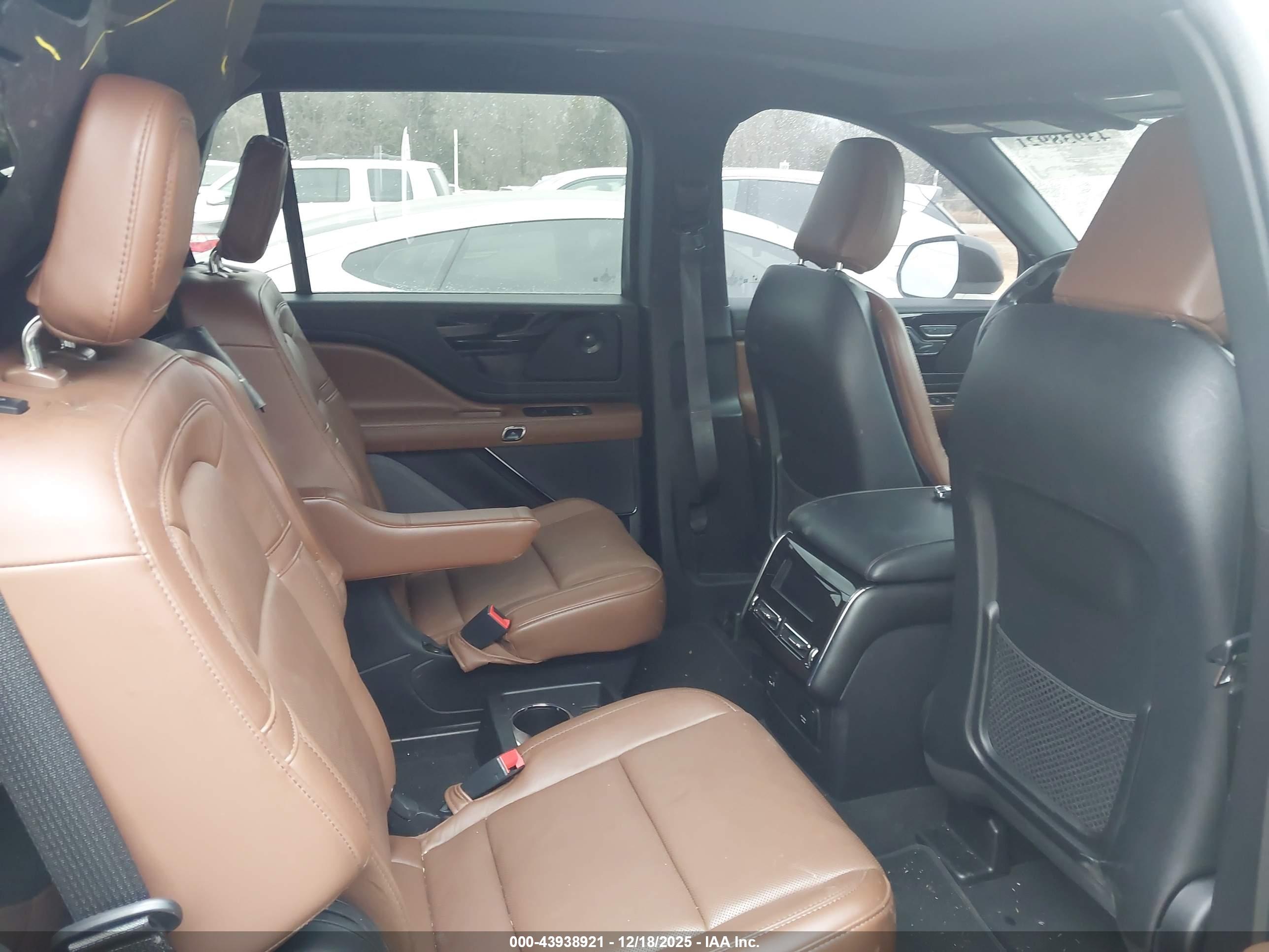 LINCOLN AVIATOR image 8