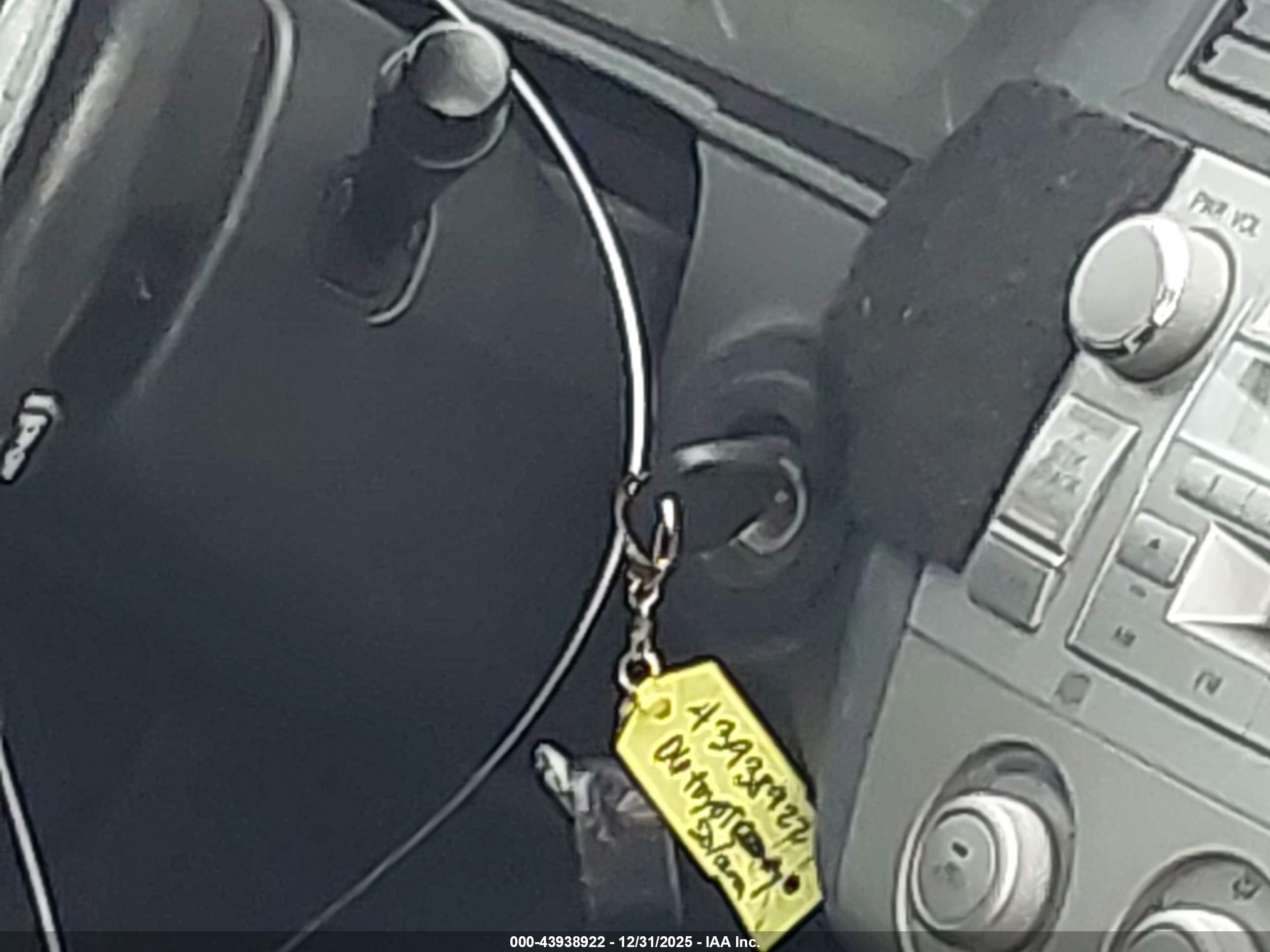 TOYOTA CAMRY image 11