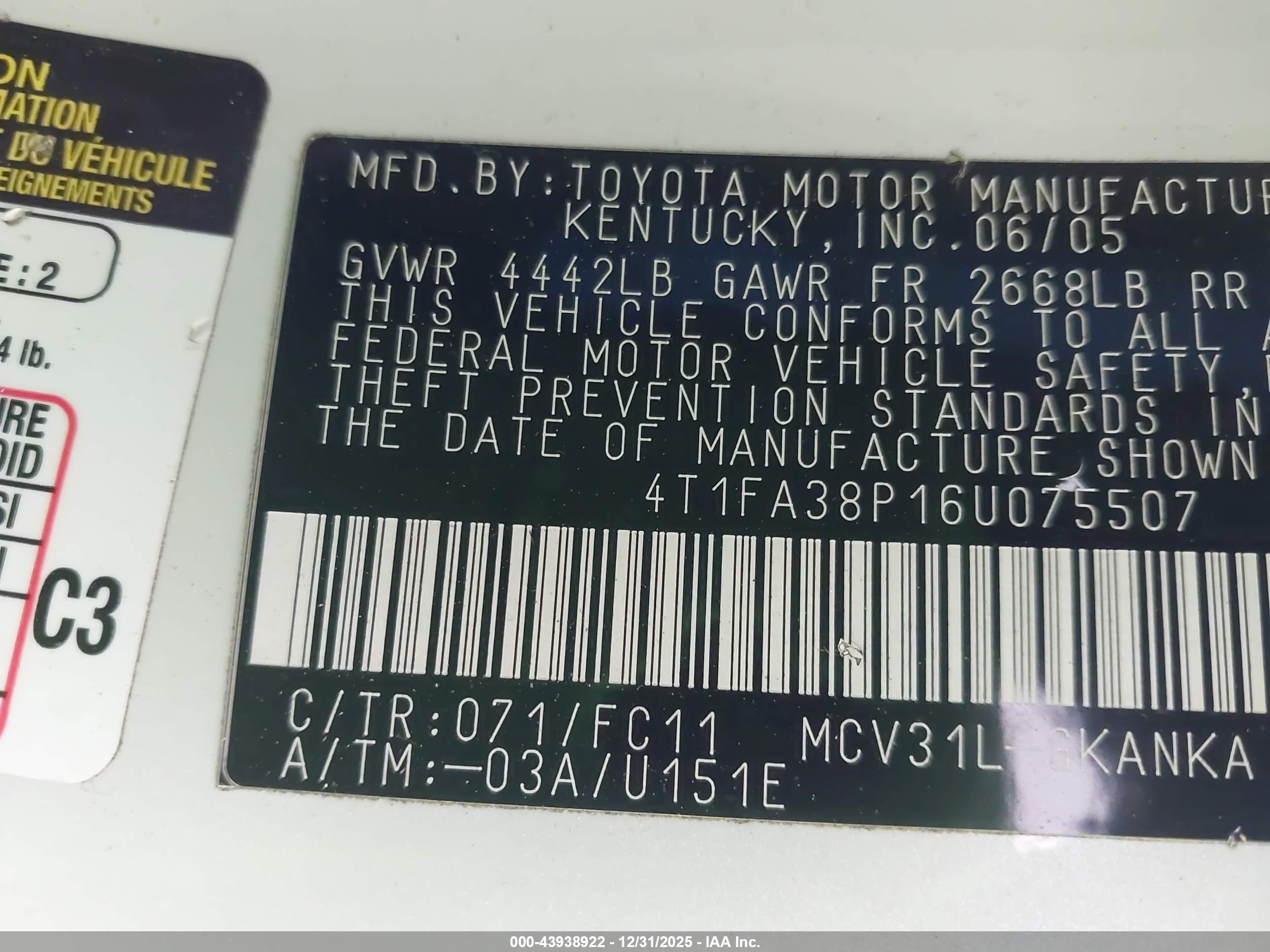 TOYOTA CAMRY image 9