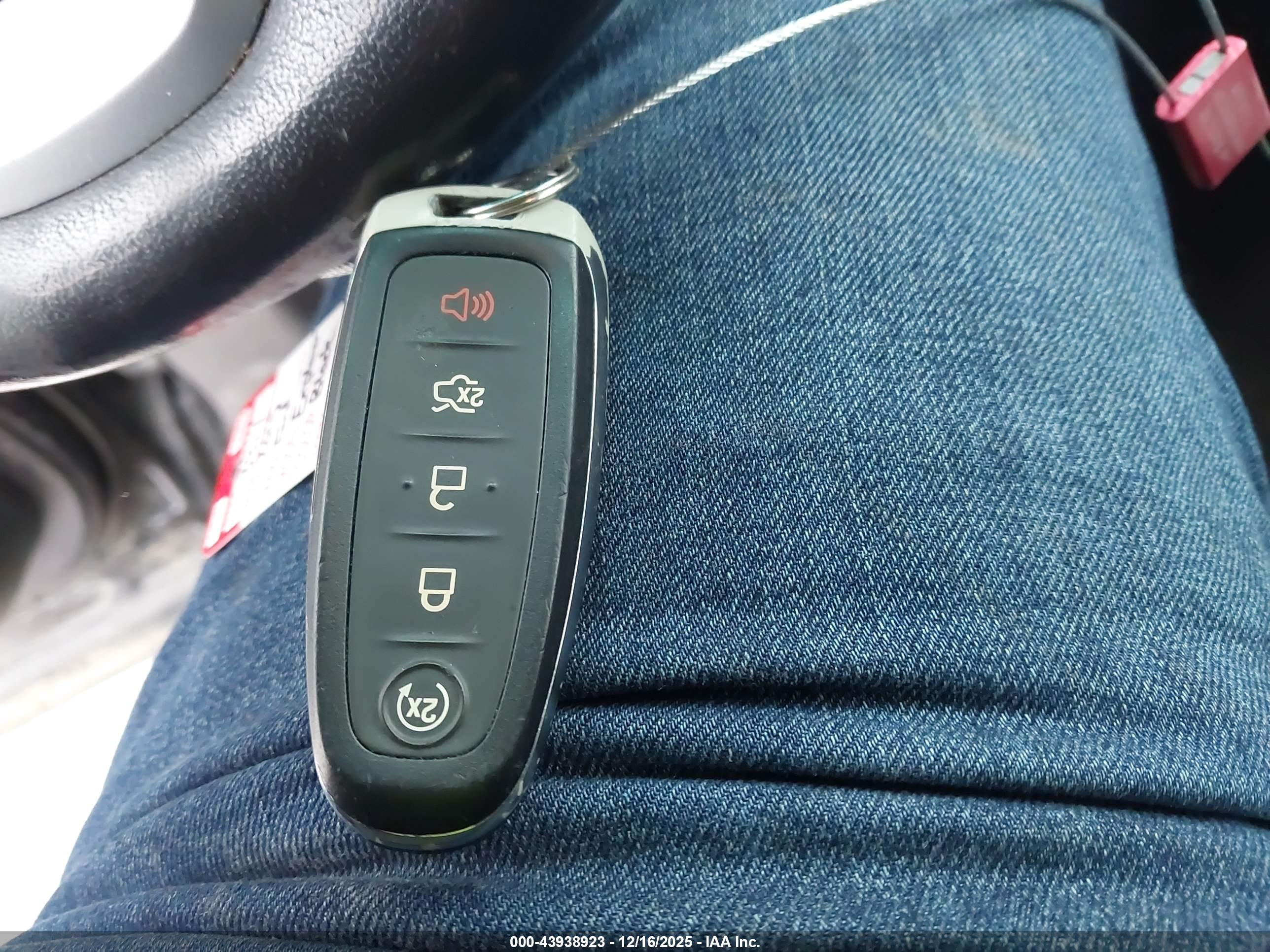 FORD EXPLORER image 11