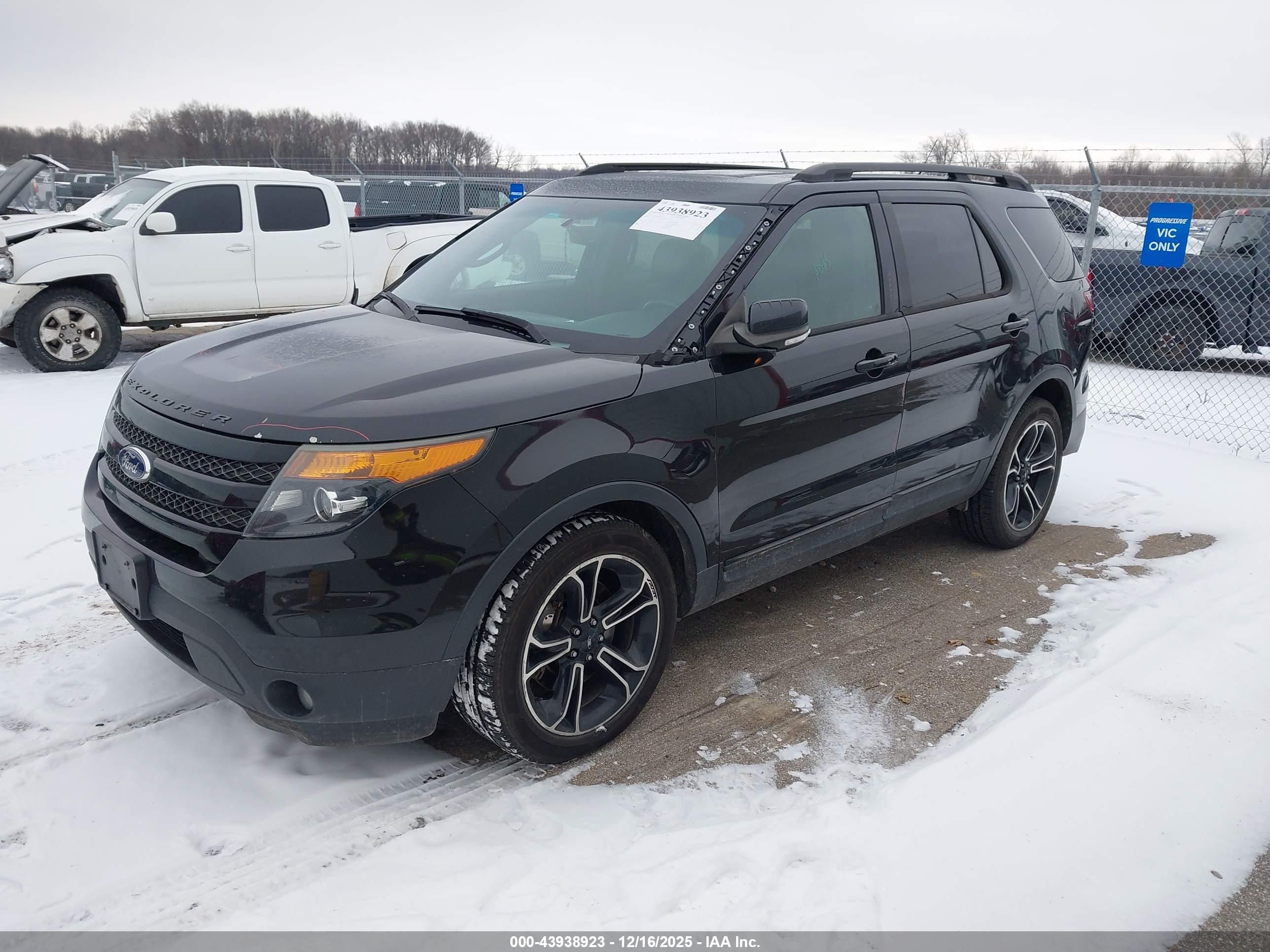 FORD EXPLORER image 2