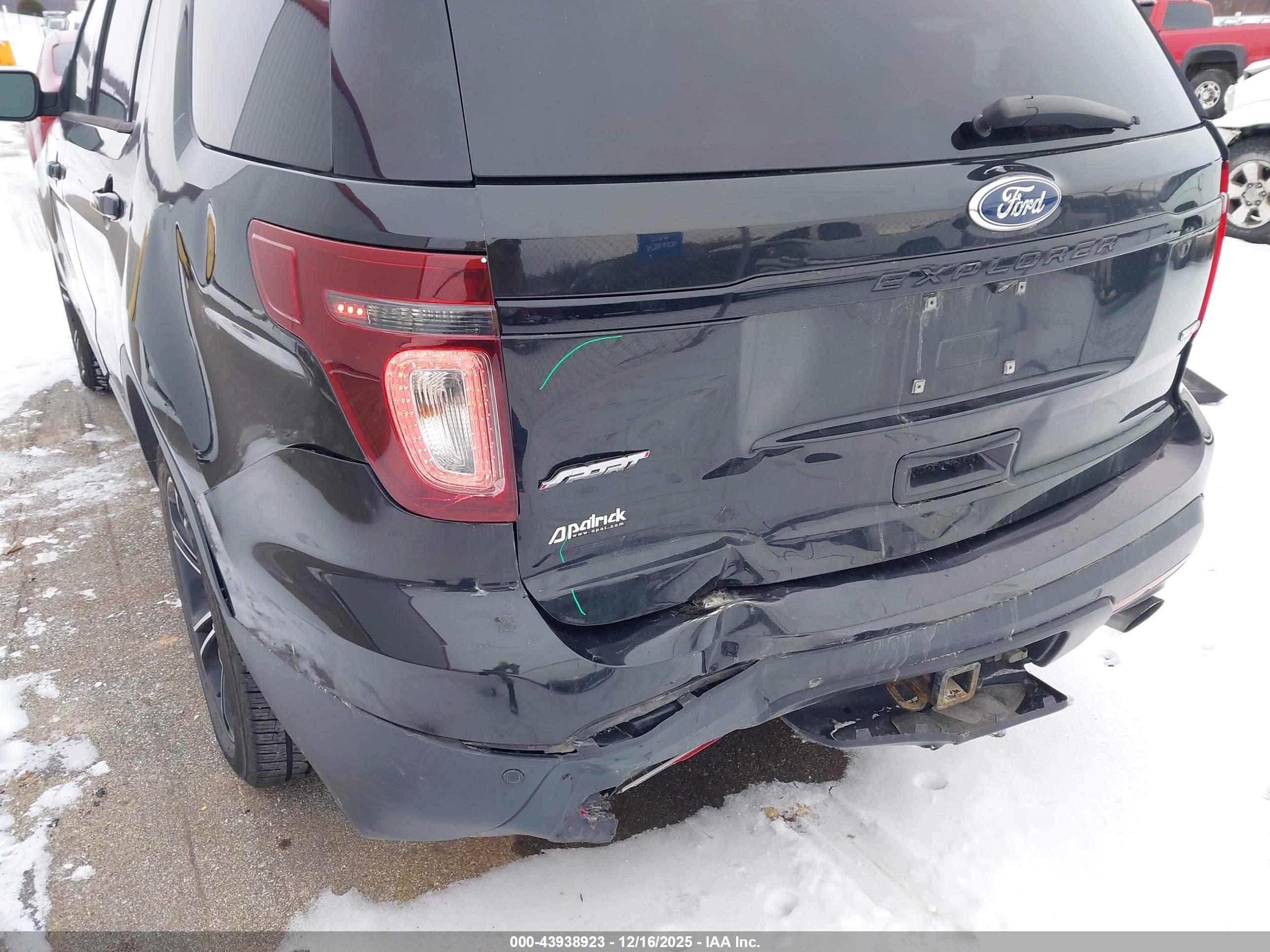 FORD EXPLORER image 6