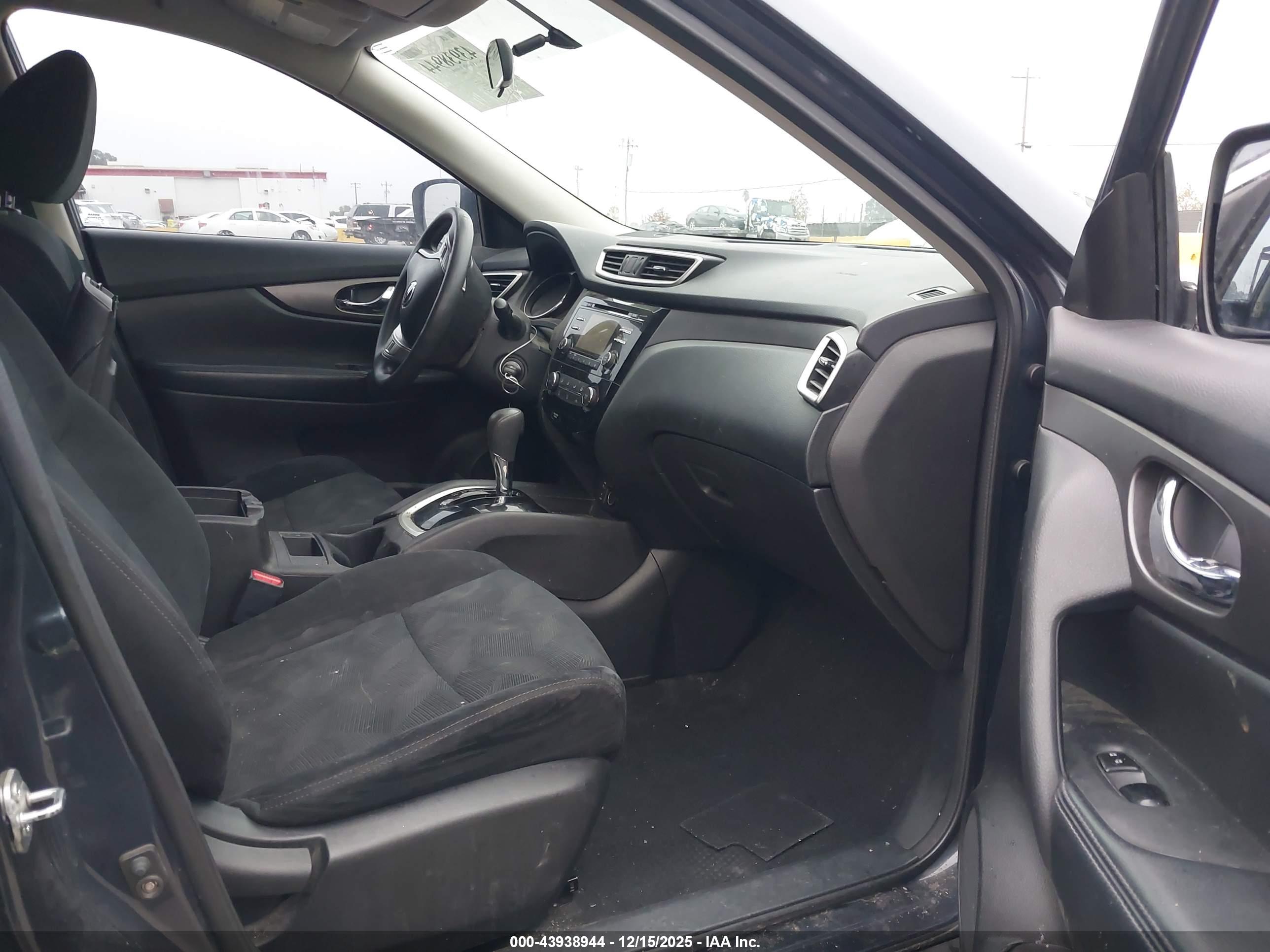 NISSAN ROGUE image 5
